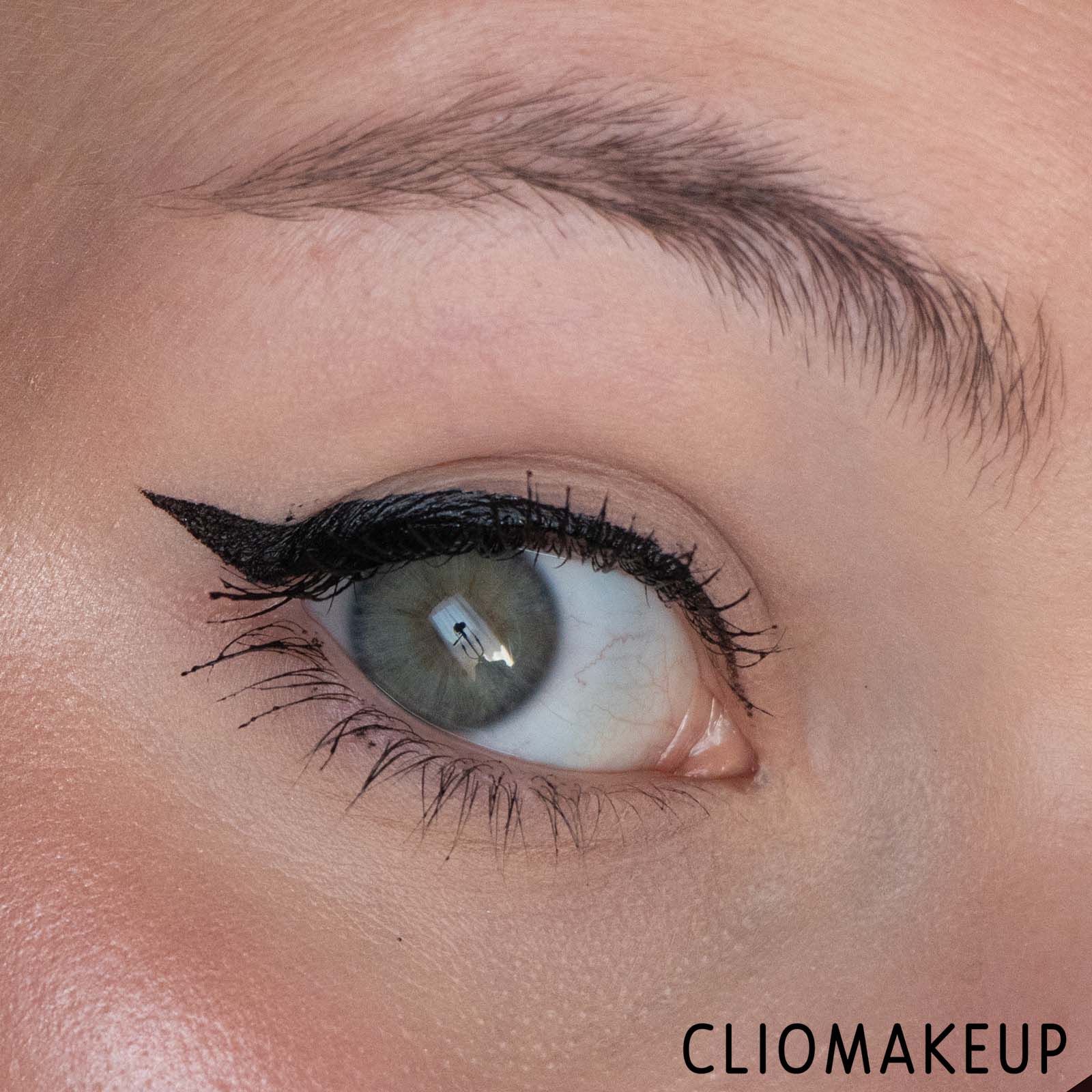 Cliomakeup-Recensione-Mascara-Rimmel-Scandaleyes-Volume-On-Demand-Waterproof -14