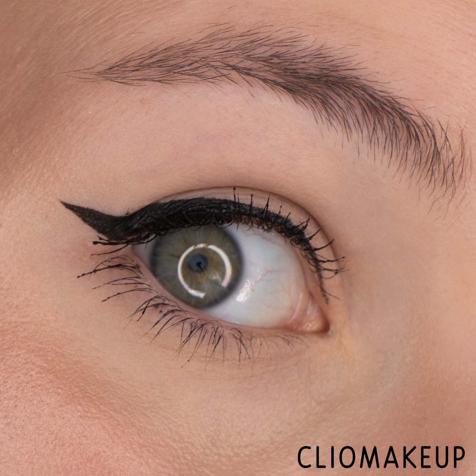 Cliomakeup-Recensione-Mascara-Rimmel-Scandaleyes-Volume-On-Demand-Waterproof -15