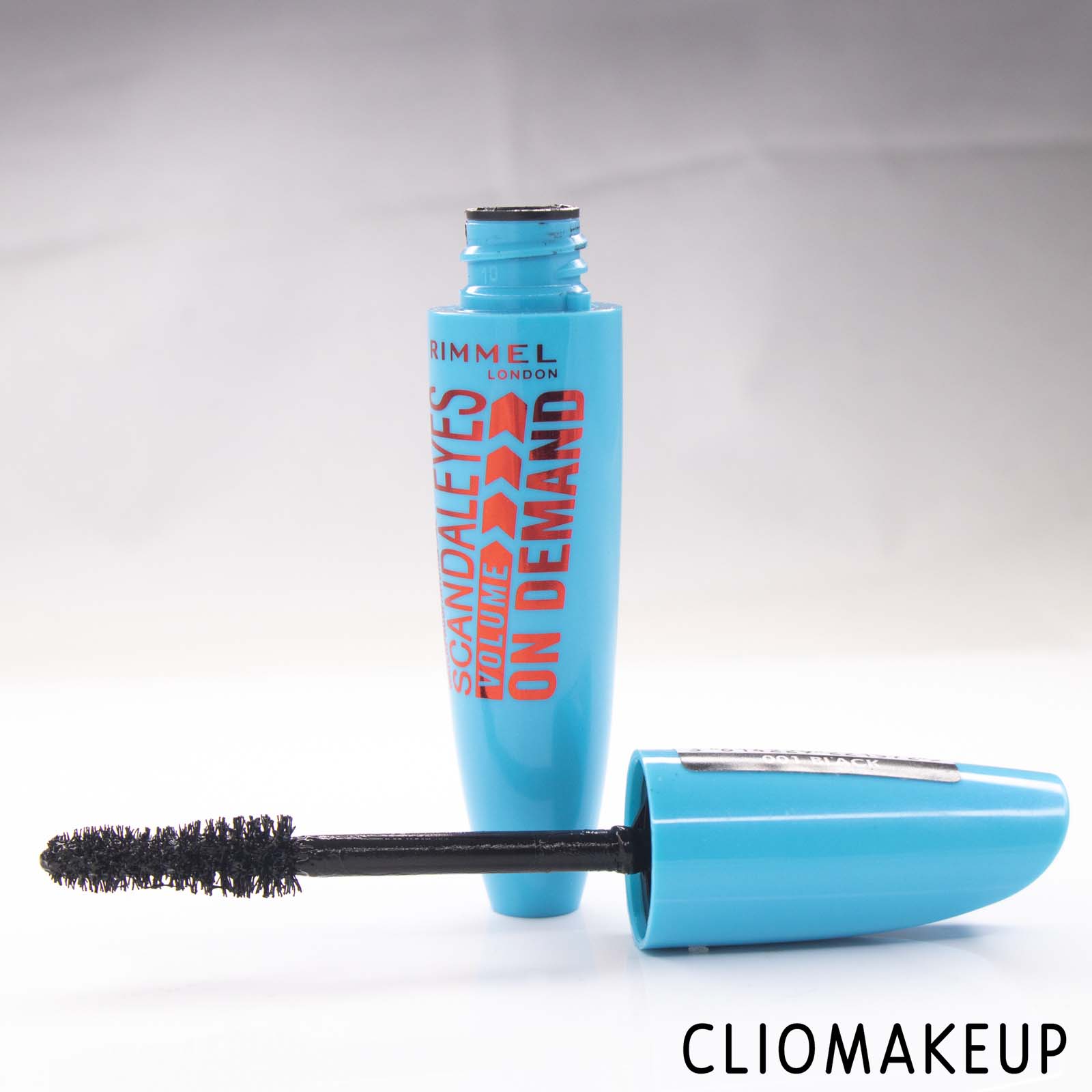 Cliomakeup-Recensione-Mascara-Rimmel-Scandaleyes-Volume-On-Demand-Waterproof -4