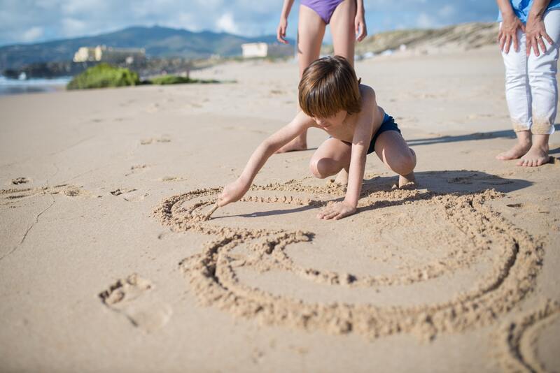 cliomakeup-cosa-fare-al-mare-con-bambini-pexels-sabbia