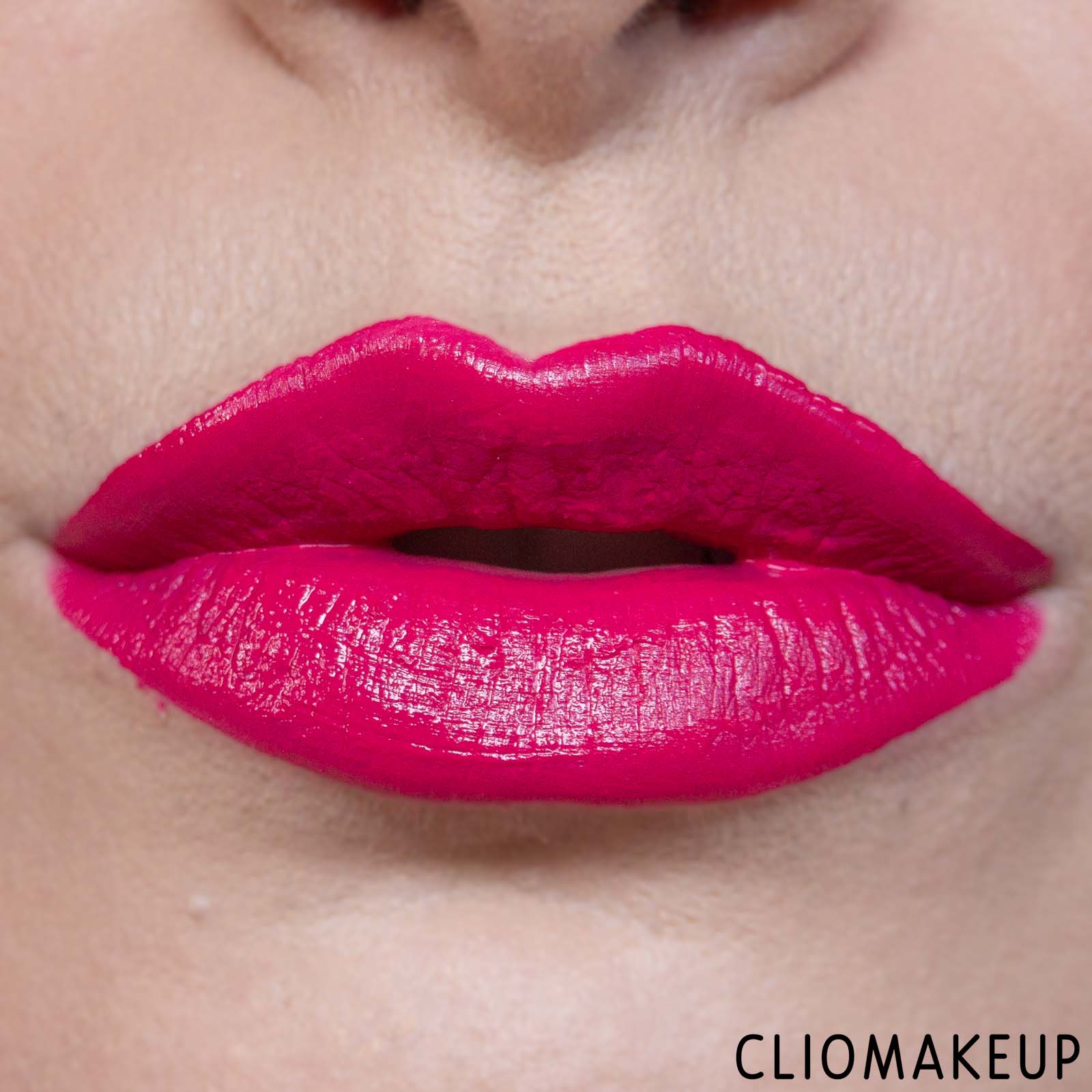 cliomakeup-recensione-rossetto-liquido-essence-berry-on-matte-liquid-lipstick-10