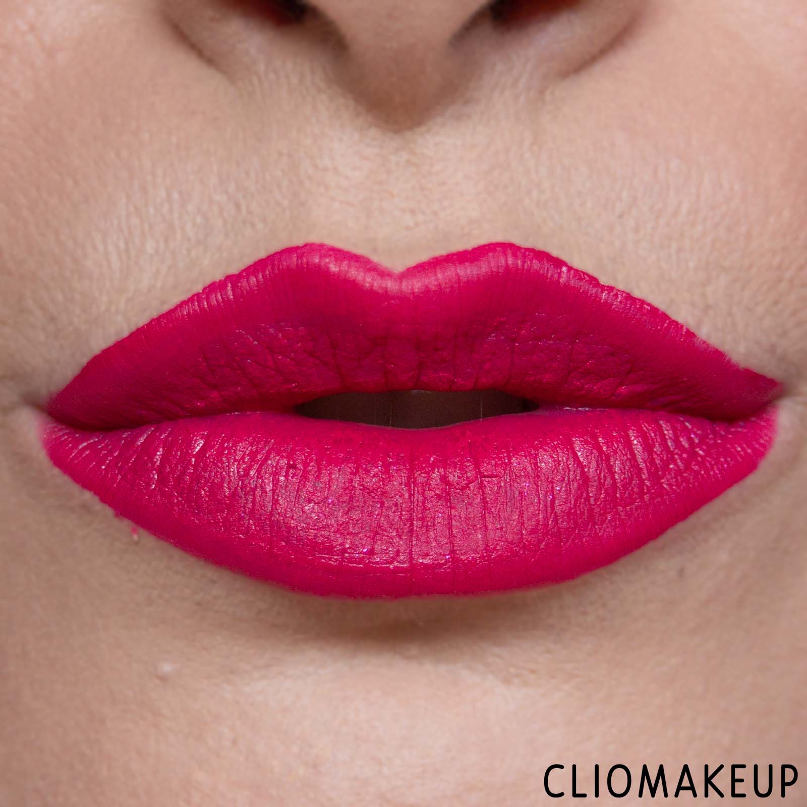 cliomakeup-recensione-rossetto-liquido-essence-berry-on-matte-liquid-lipstick-12