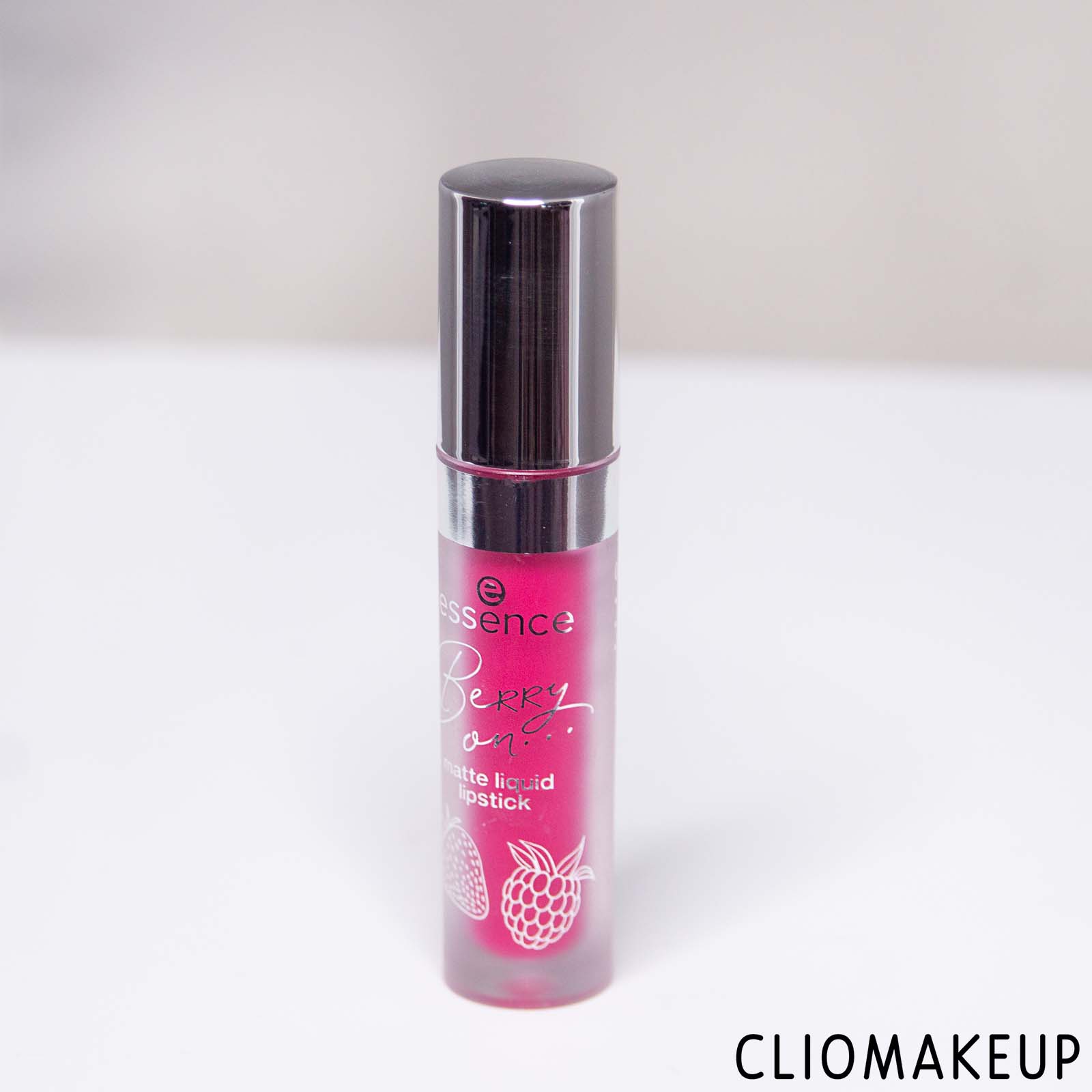 cliomakeup-recensione-rossetto-liquido-essence-berry-on-matte-liquid-lipstick-2