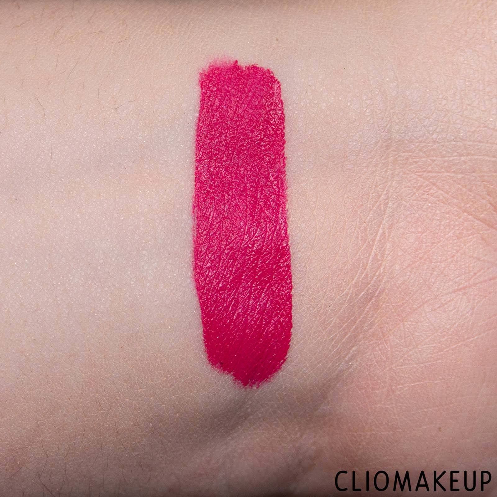 cliomakeup-recensione-rossetto-liquido-essence-berry-on-matte-liquid-lipstick-7