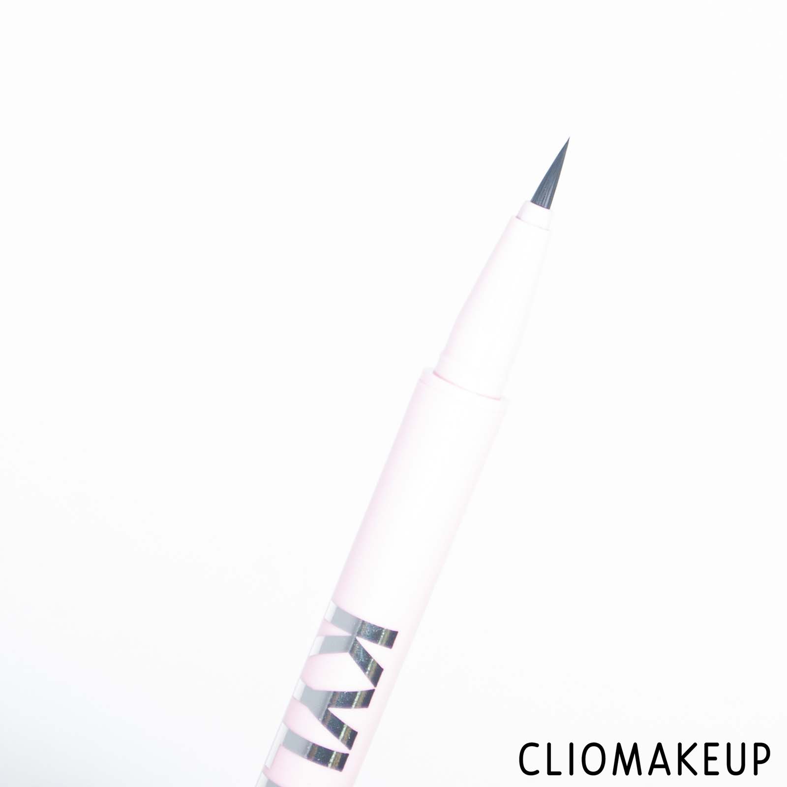 cliomakeup-recensione-eyeliner-kylie-jenner-brush-tip-liquid-eyeliner-pen-5