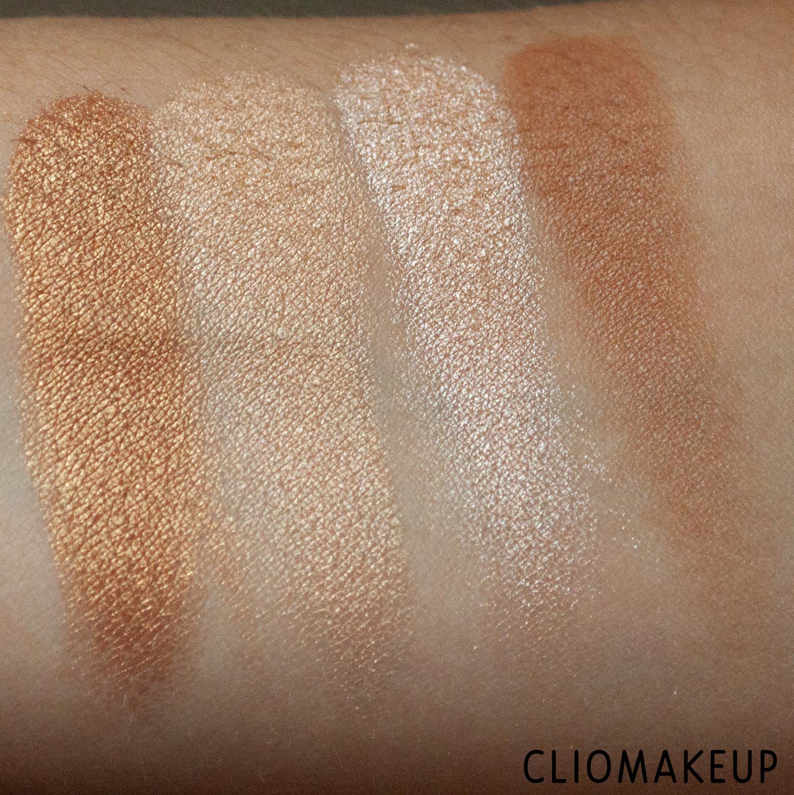 cliomakeup-recensione-palette-viso-catrice-bronze-away-to-costa-rica-baked-bronzing-e-highlighting-palette-6