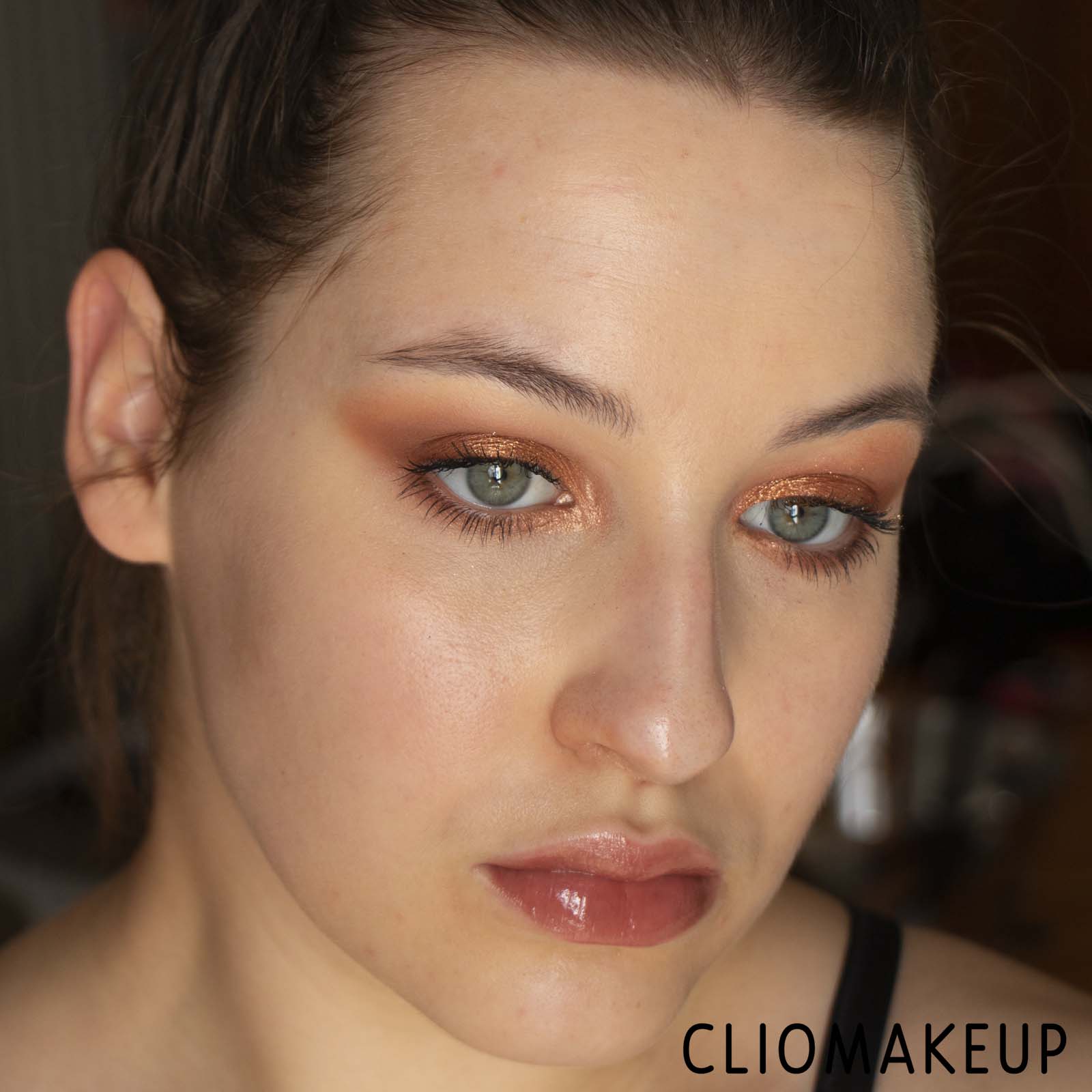 Cliomakeup-Recensione-Gloss-Rare-Beauty-Stay-Vulnerable-Glossy-Lip-Balm-12