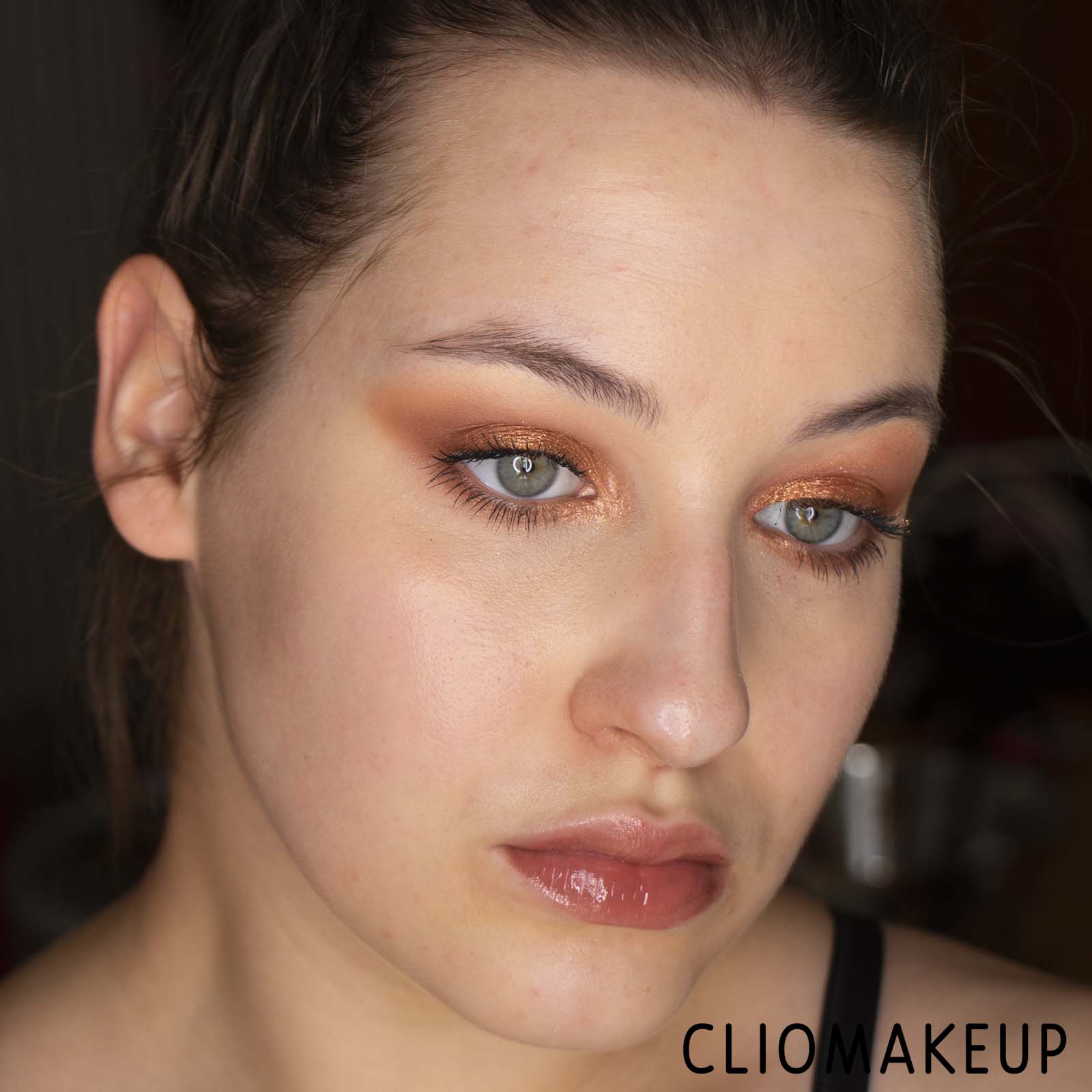 Cliomakeup-Recensione-Gloss-Rare-Beauty-Stay-Vulnerable-Glossy-Lip-Balm-13