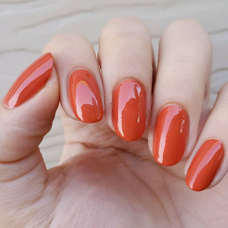 cliomakeup-pumpkin-nails-arancione-caldo