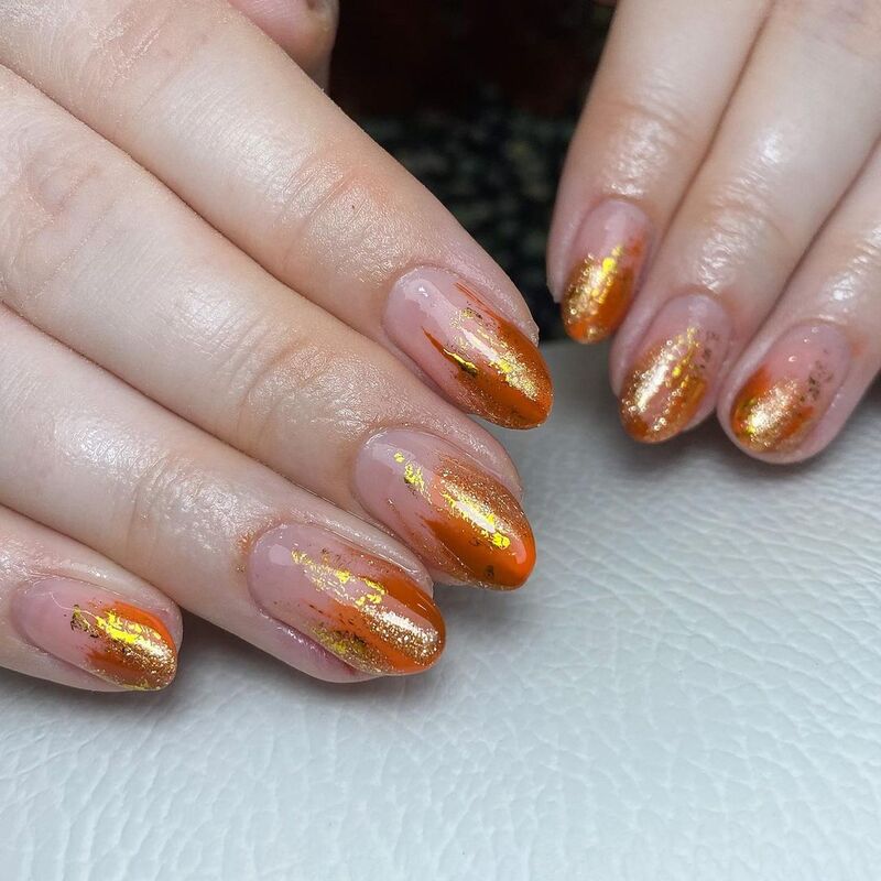 cliomakeup-pumpkin-nails-nail-art-oro