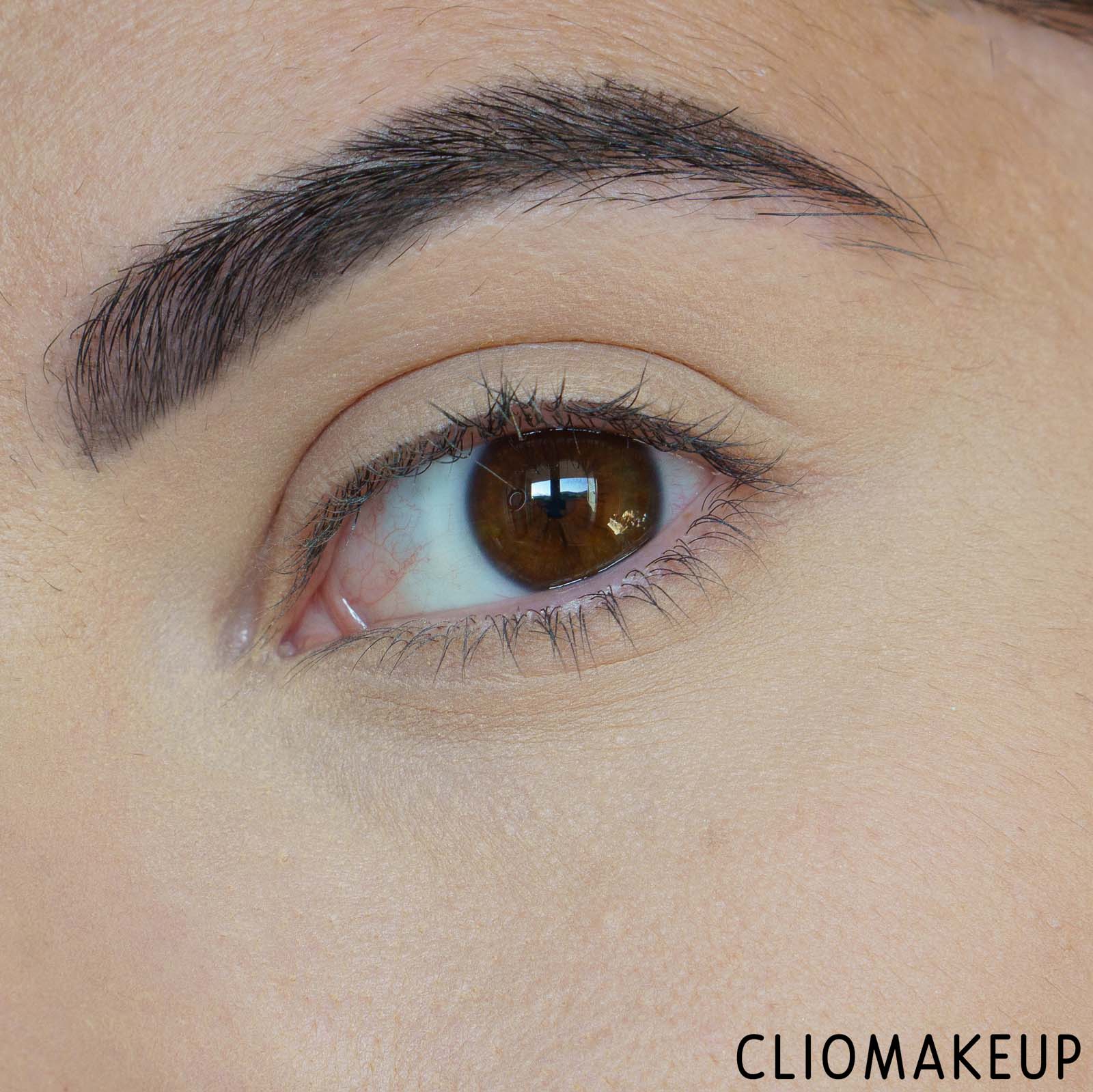 cliomakeup-recensione-cipria-laura-mercier-secret-blurring-powder-for-under-eyes-10