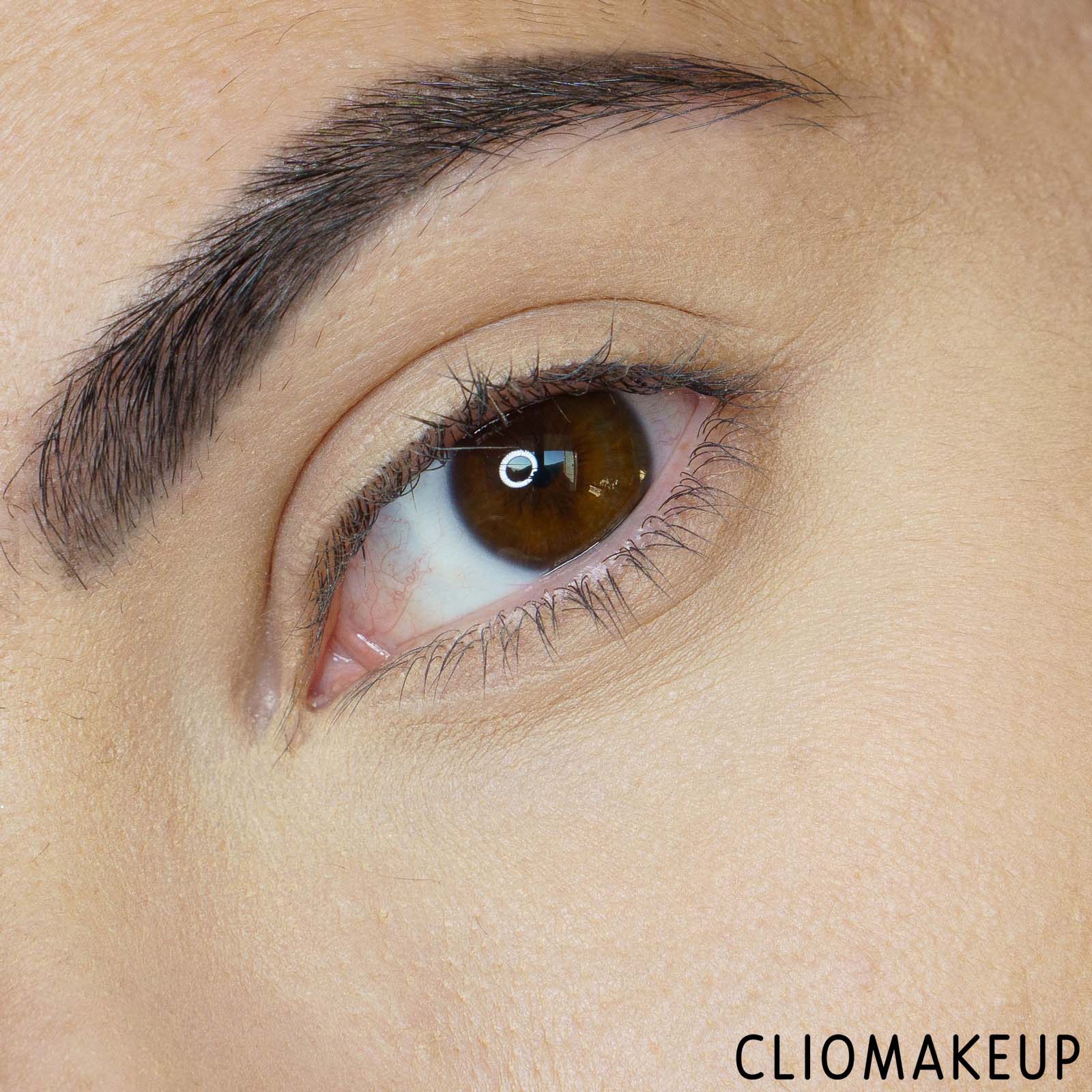 cliomakeup-recensione-cipria-laura-mercier-secret-blurring-powder-for-under-eyes-11