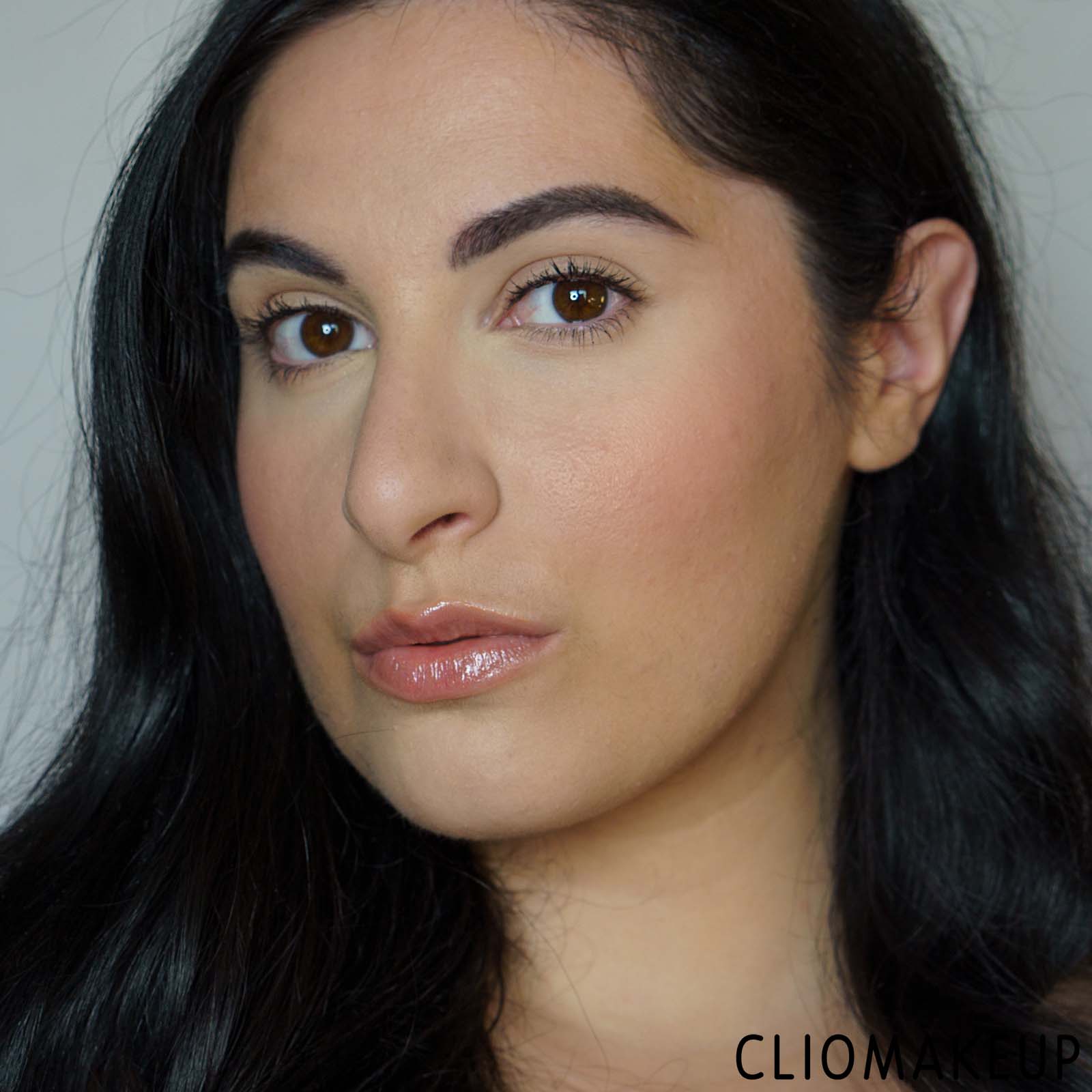 cliomakeup-recensione-cipria-laura-mercier-secret-blurring-powder-for-under-eyes-15