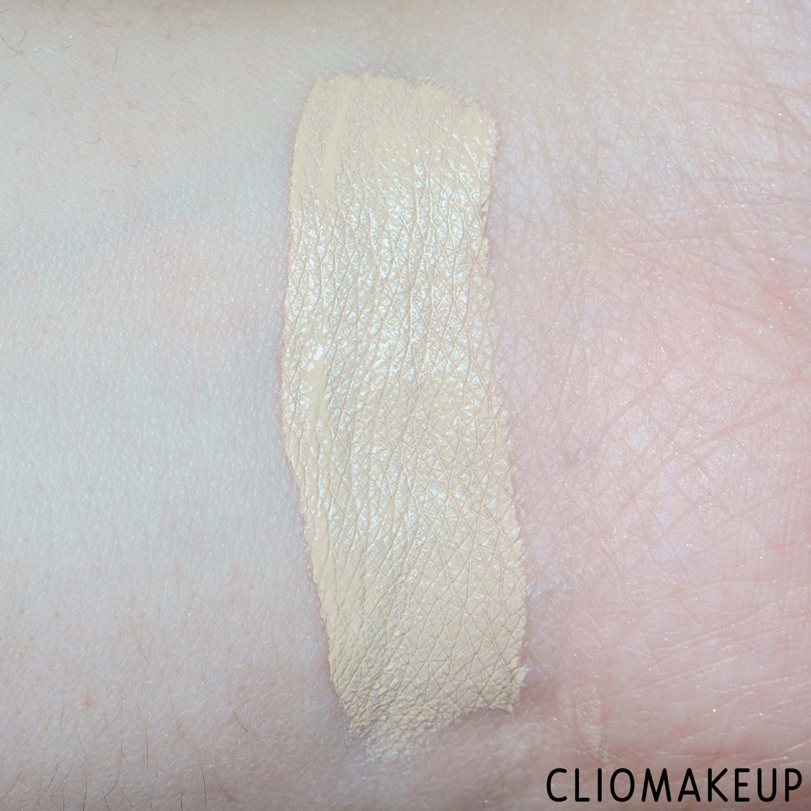 cliomakeup-recensione-correttore-revolution-pro-ultimate-radiant-under-eye-concealer-6