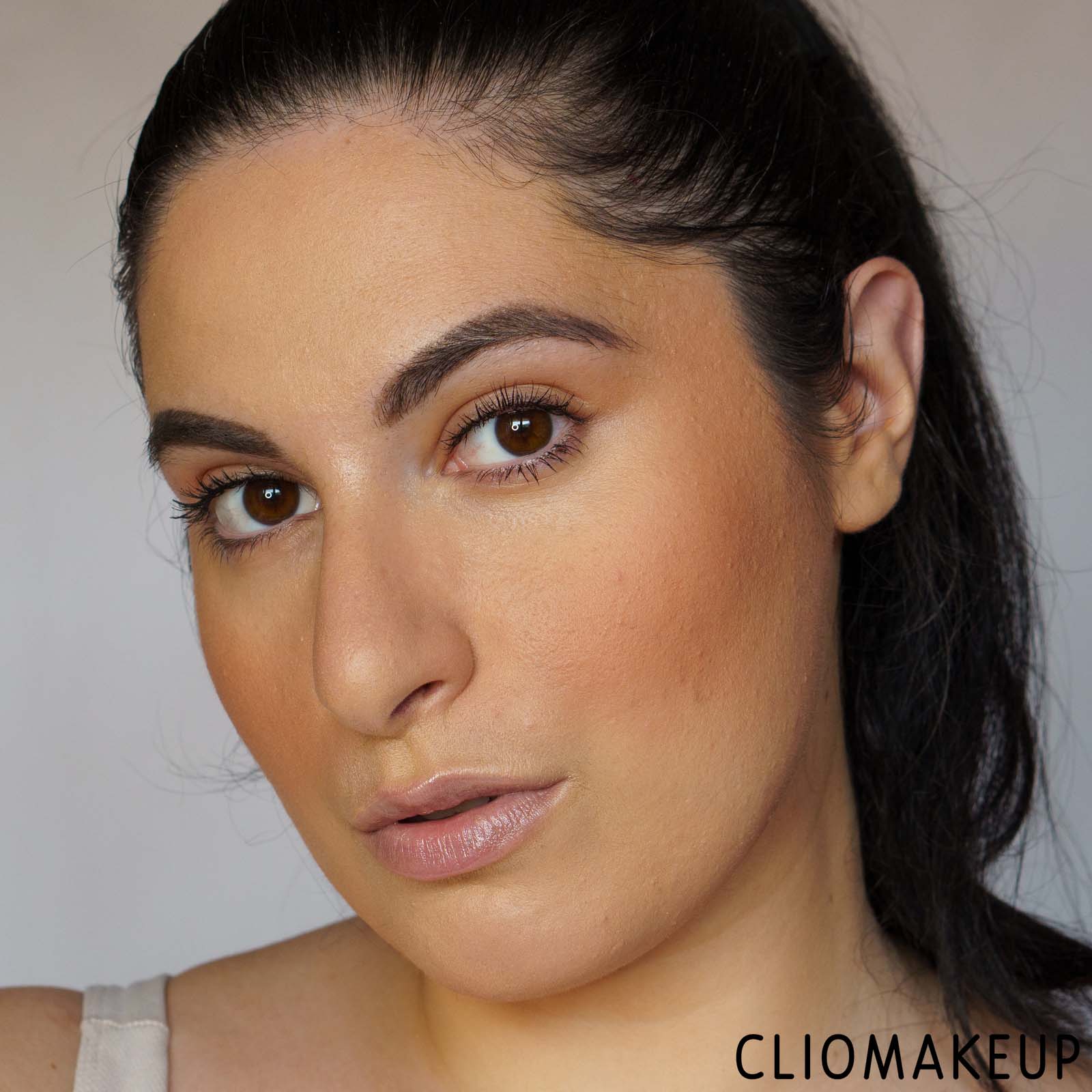 cliomakeup-recensione-illuminante-the-balm-mary-lou-manizer-11