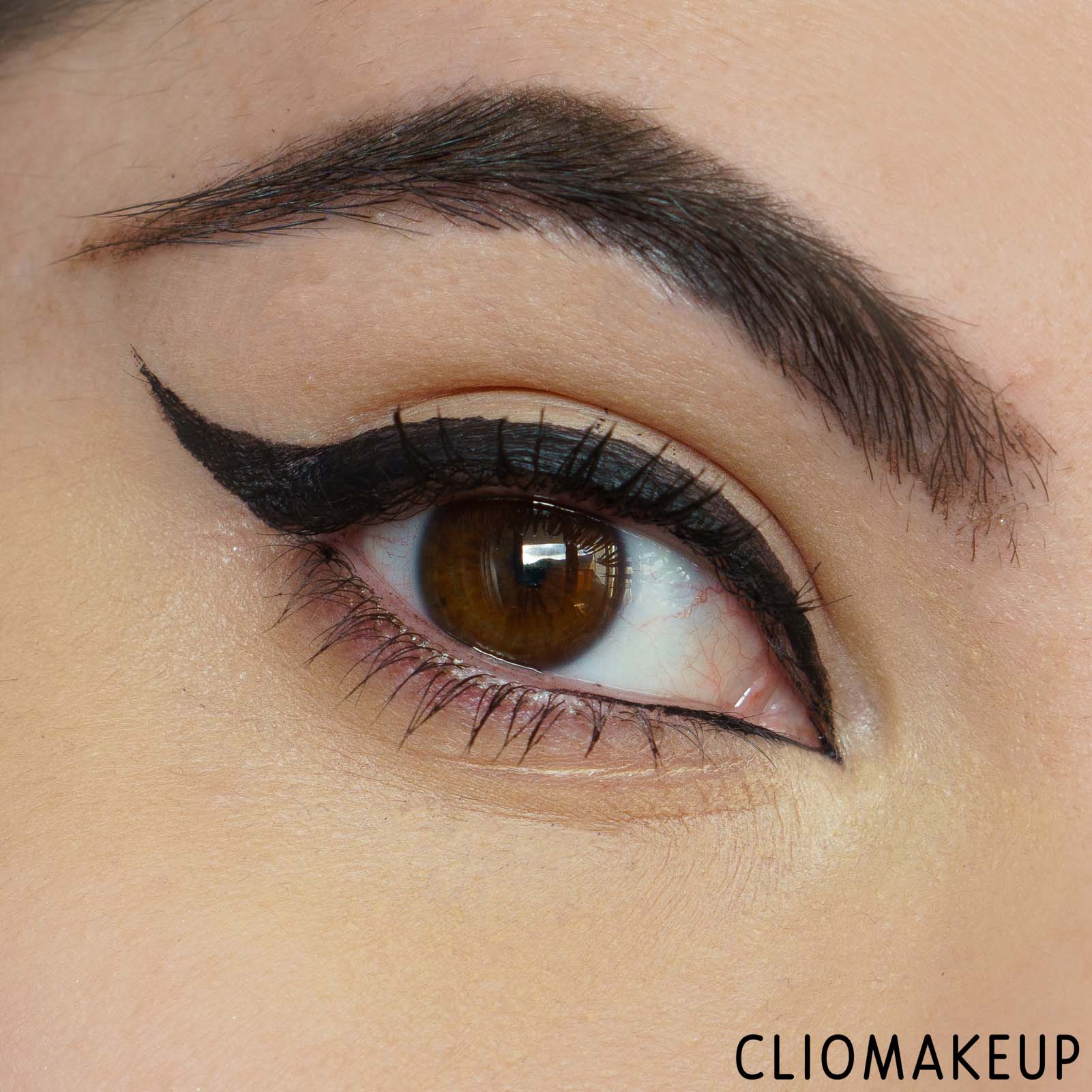 cliomakeup-recensione-eyeliner-naj-oleari-impeccable-eyeliner-resistente-allacqua-13