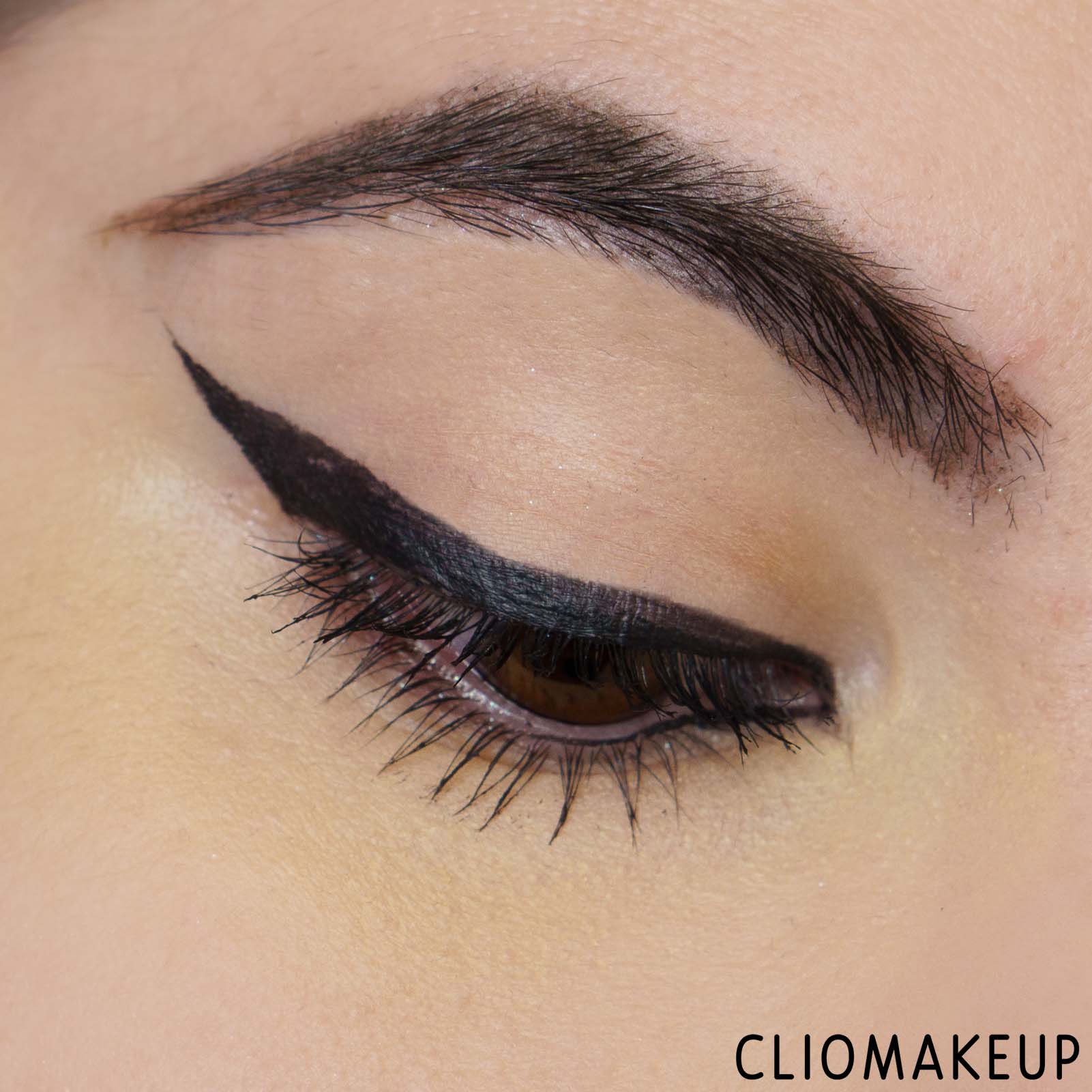 cliomakeup-recensione-eyeliner-naj-oleari-impeccable-eyeliner-resistente-allacqua-15