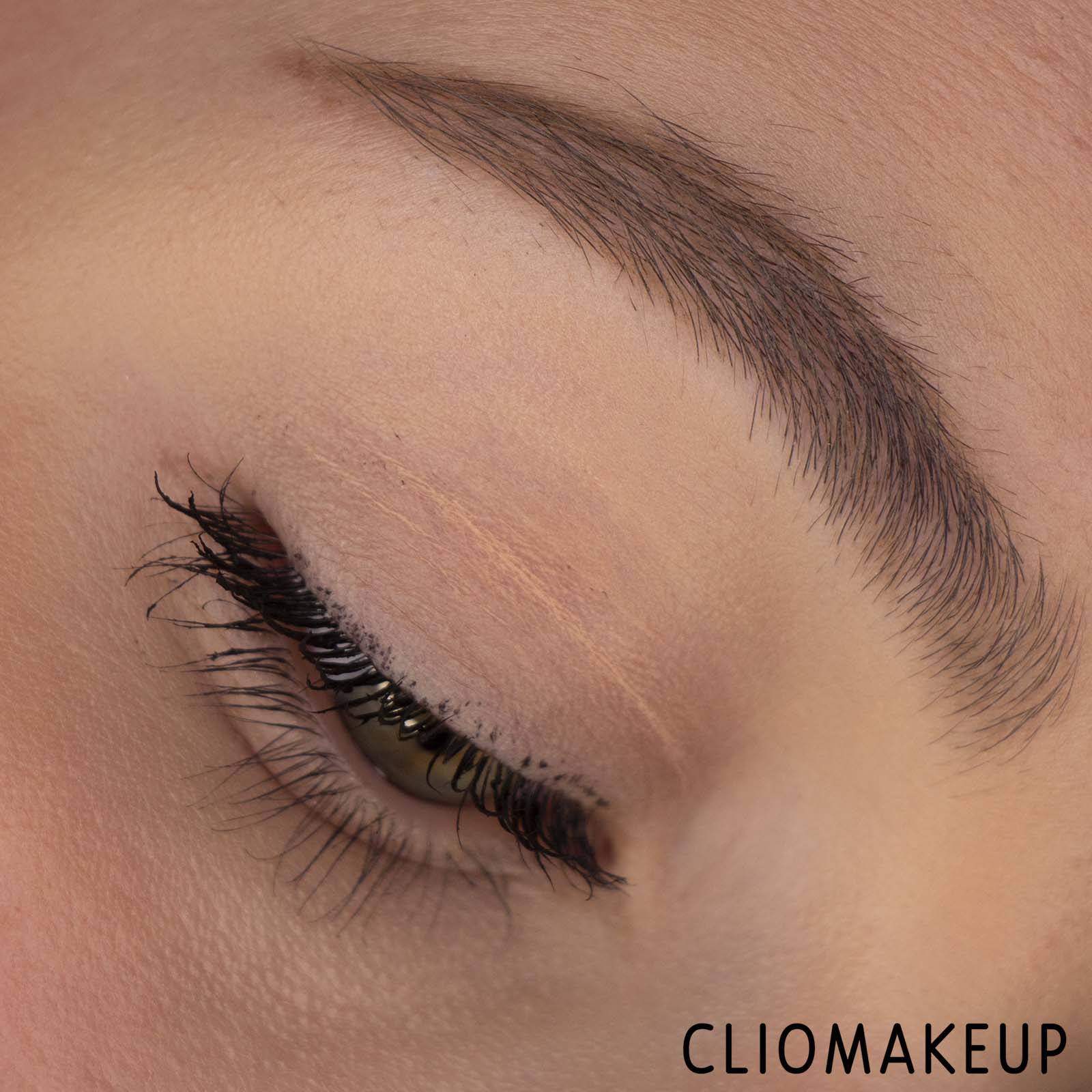 Cliomakeup-Recensione-Matita-Sopracciglia-Too-Faced-Pomade-In-A-Pencil-Brow-Shaper-E-Filler-Waterproof -11