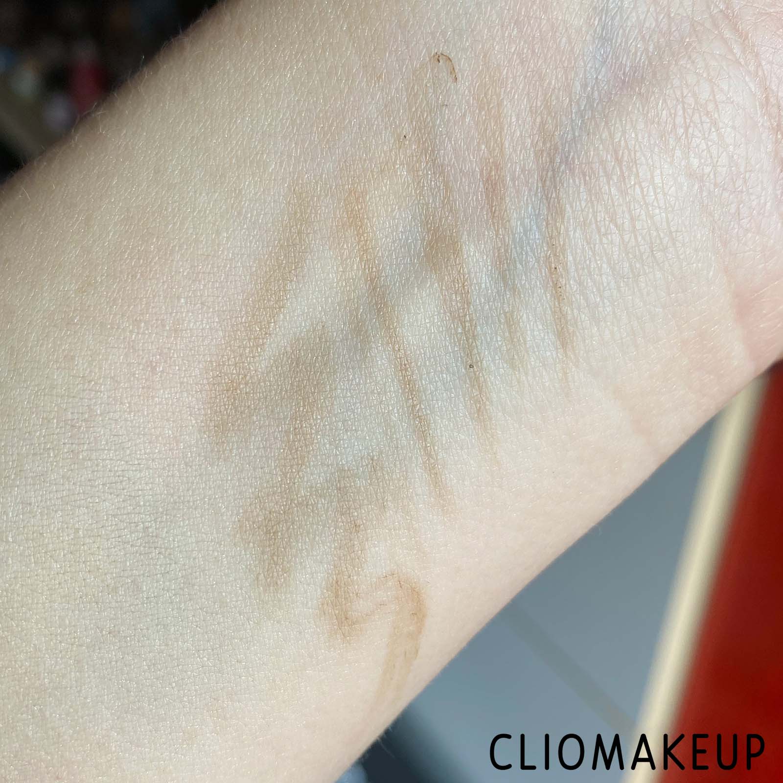 Cliomakeup-Recensione-Matita-Sopracciglia-Too-Faced-Pomade-In-A-Pencil-Brow-Shaper-E-Filler-Waterproof -7