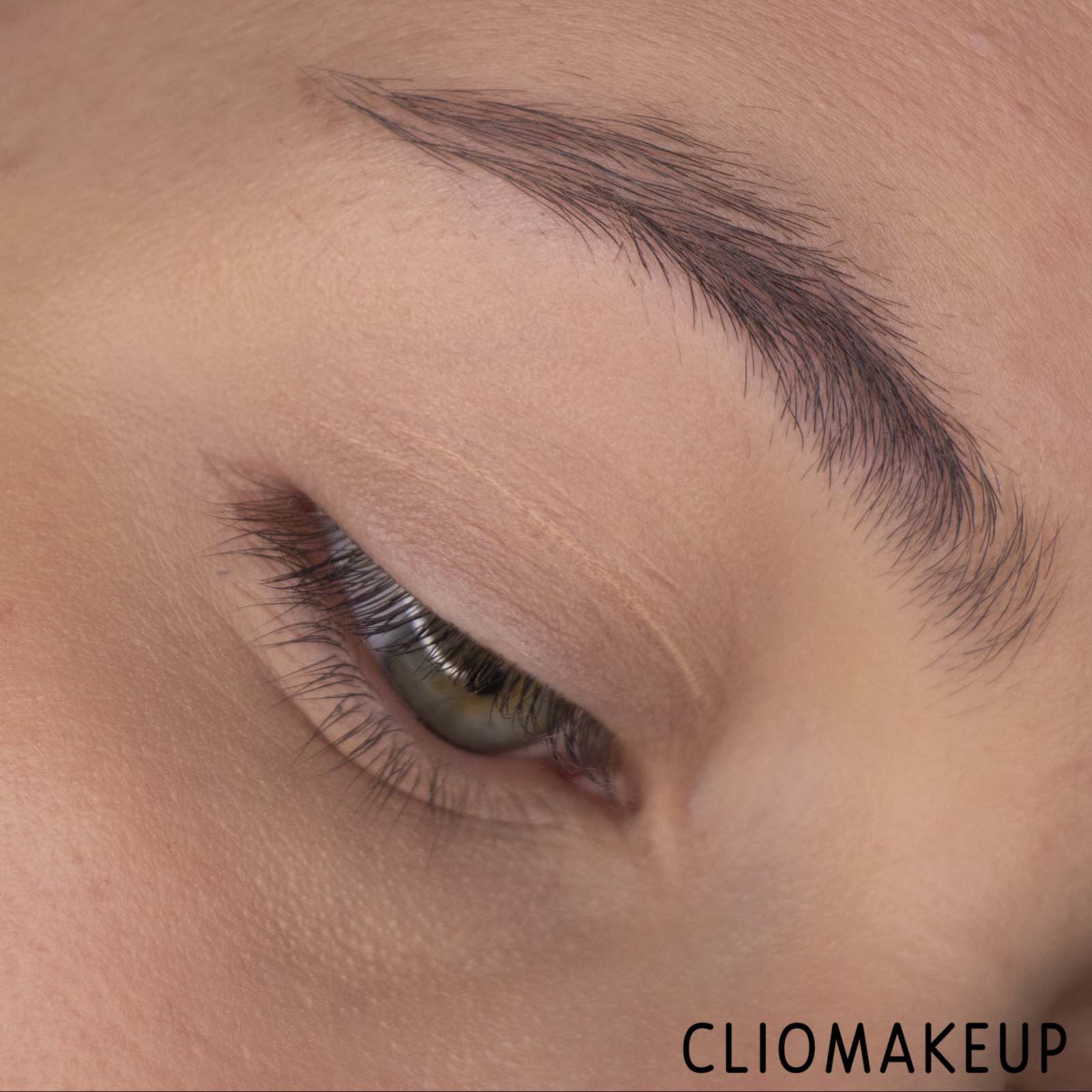 Cliomakeup-Recensione-Matita-Sopracciglia-Too-Faced-Pomade-In-A-Pencil-Brow-Shaper-E-Filler-Waterproof -9