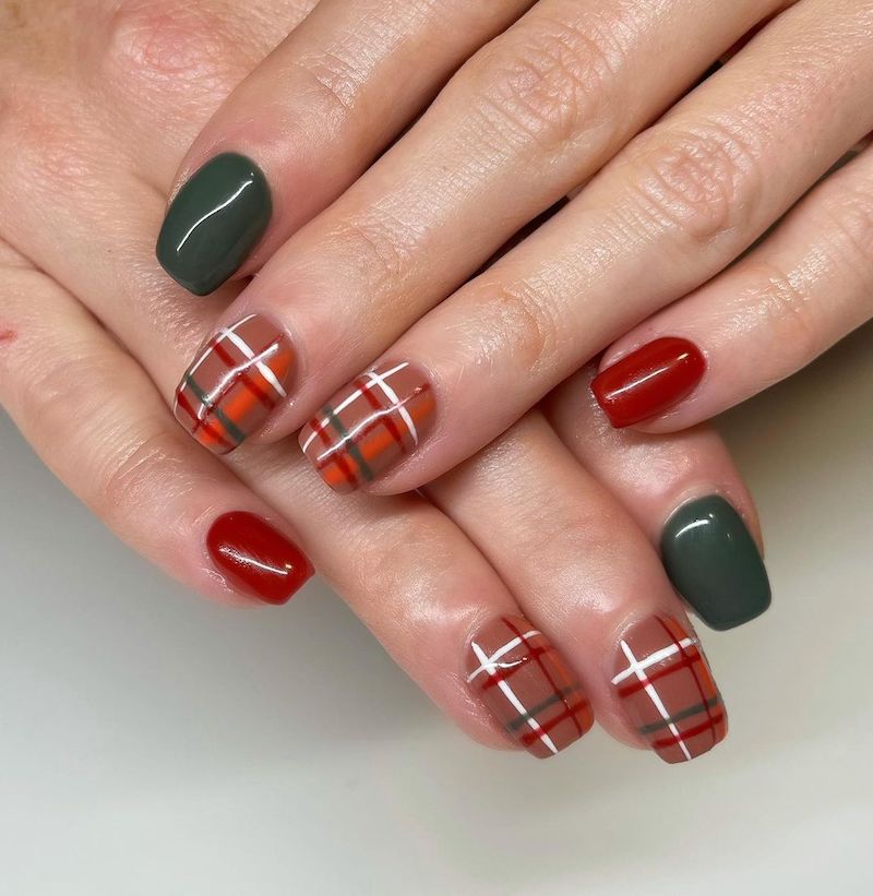 cliomakeup-plaid-nails-autunno-inverno-2021-teamclio-10