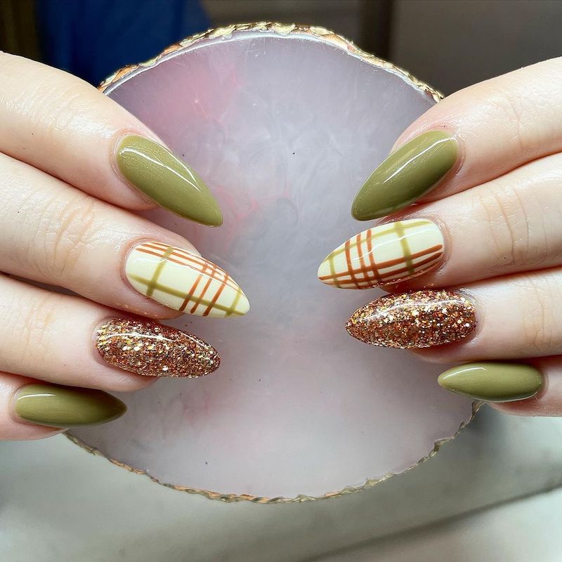 cliomakeup-plaid-nails-autunno-inverno-2021-teamclio-9