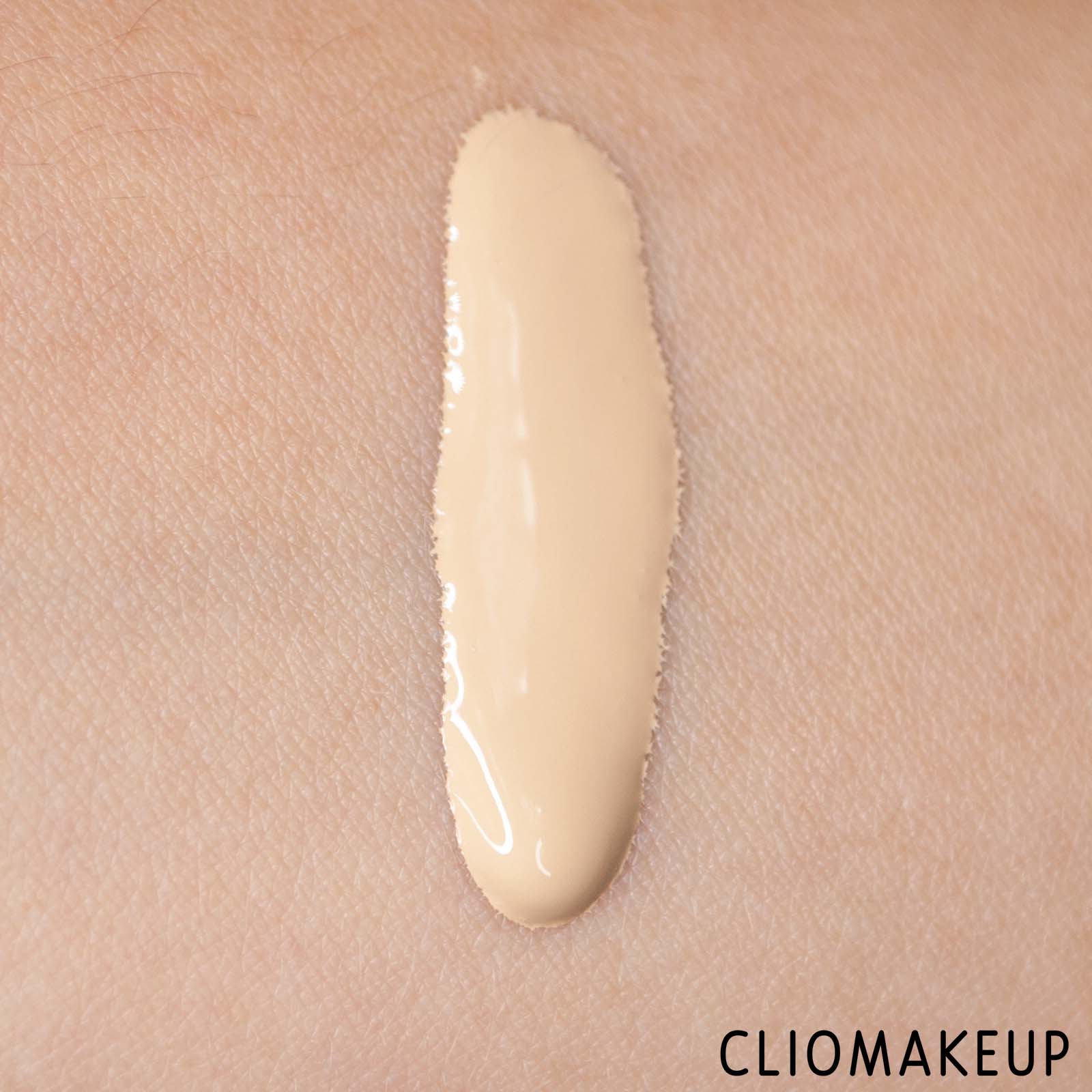 cliomakeup-recensione-fondotinta-it-cosmetics-your-skin-but-better-foundation-+-skincare-7