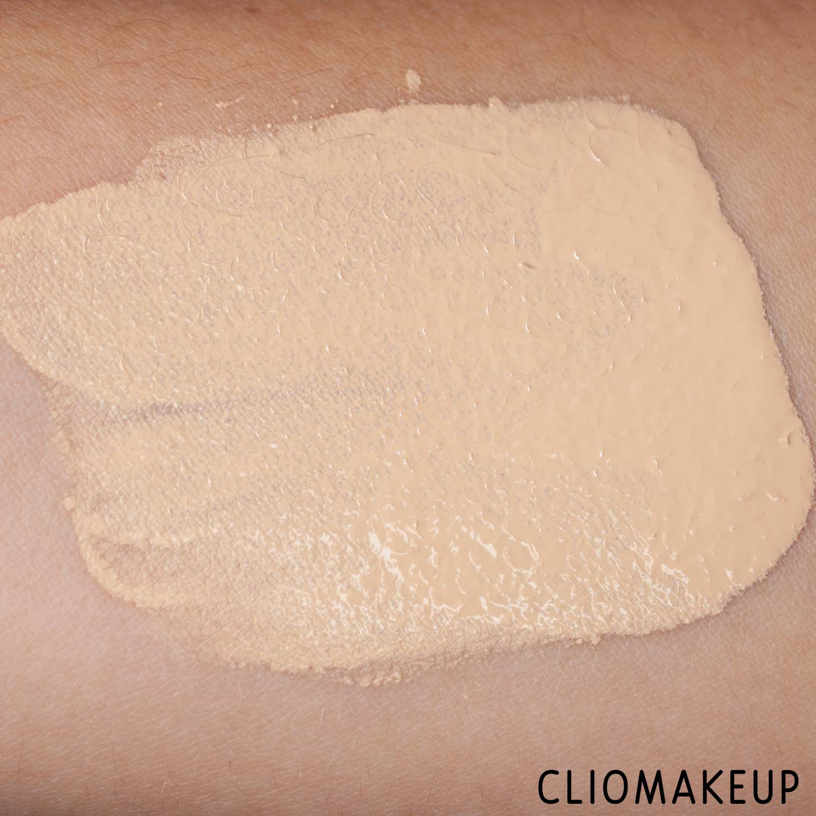 cliomakeup-recensione-fondotinta-it-cosmetics-your-skin-but-better-foundation-+-skincare-9