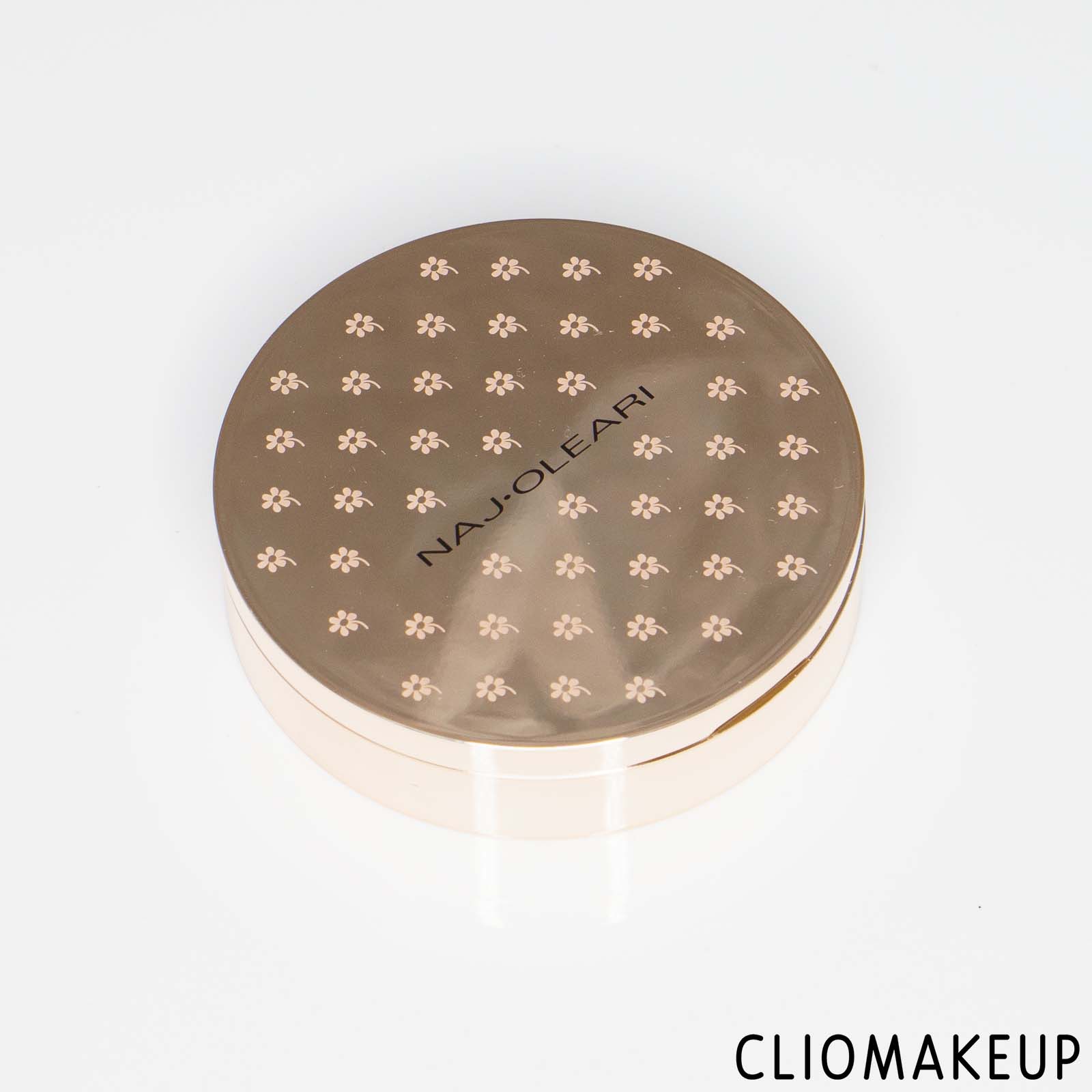 cliomakeup-recensione-fondotinta-naj-oleari-silk-feel-wet-e-dry-powder-foundation-3