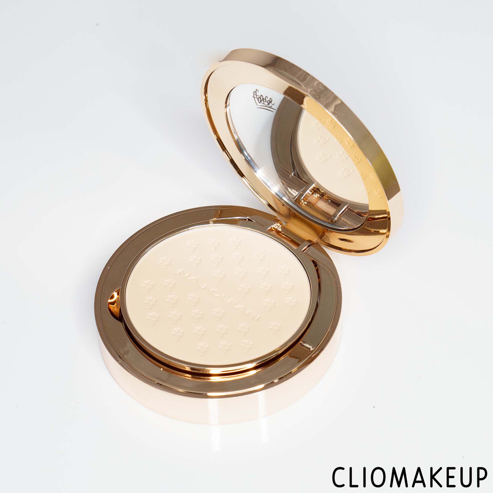 cliomakeup-recensione-fondotinta-naj-oleari-silk-feel-wet-e-dry-powder-foundation-4