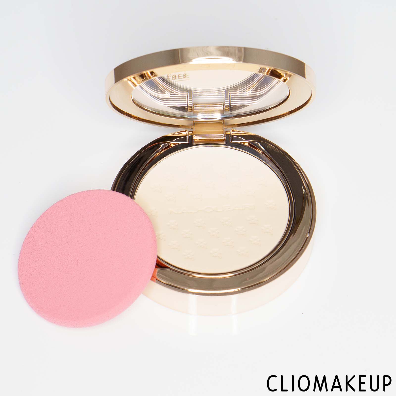 cliomakeup-recensione-fondotinta-naj-oleari-silk-feel-wet-e-dry-powder-foundation-5