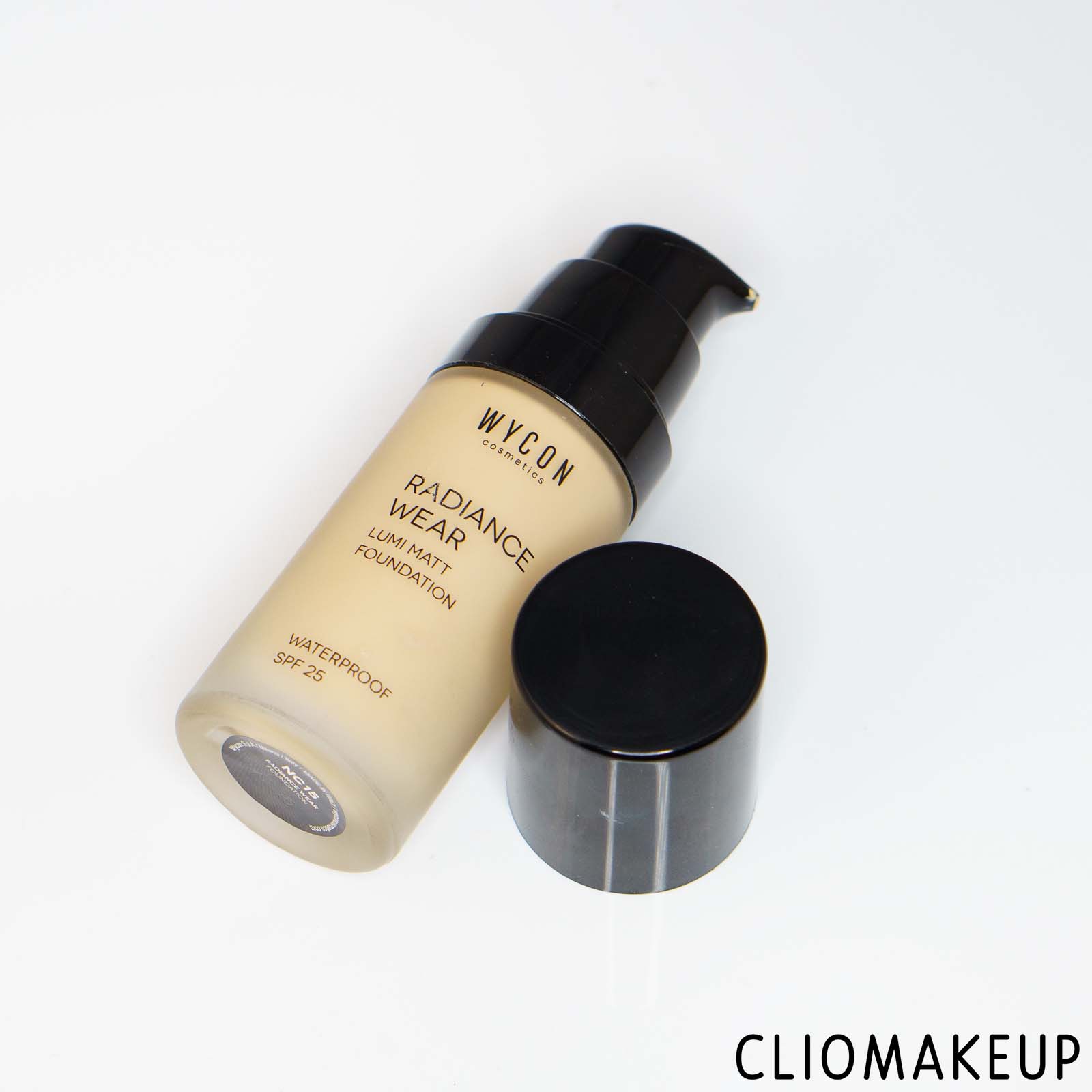 cliomakeup-recensione-fondotinta-wycon-radiance-wear-foundation-waterproof-spf-25-5