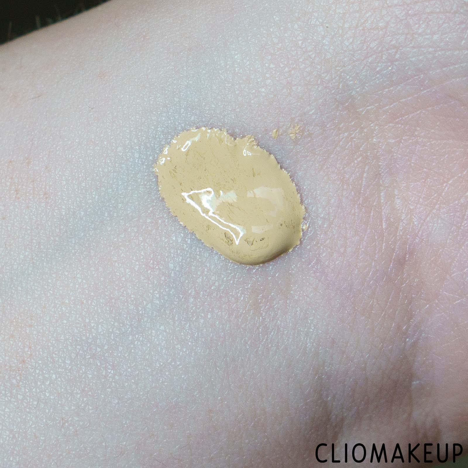 cliomakeup-recensione-fondotinta-wycon-radiance-wear-foundation-waterproof-spf-25-6