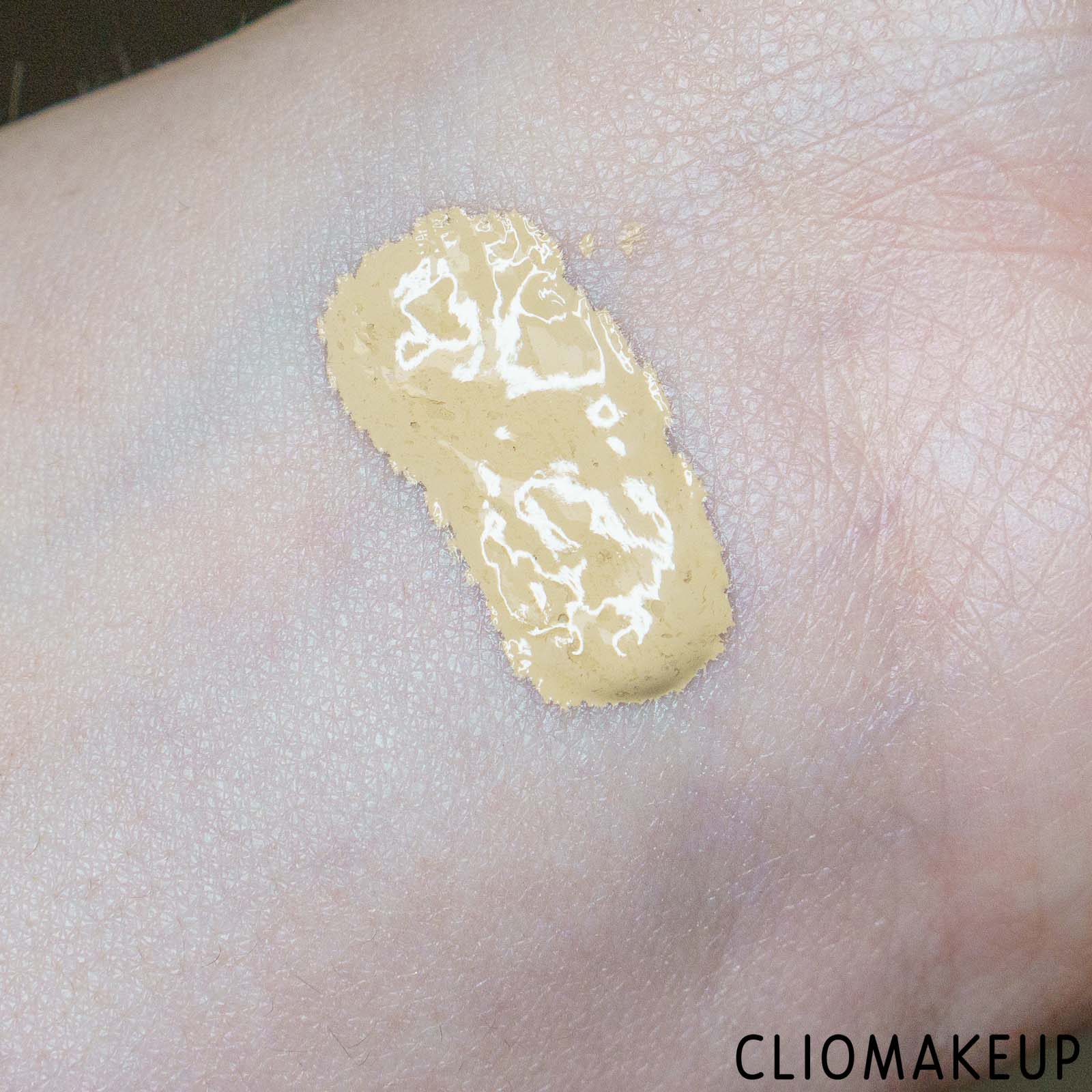 cliomakeup-recensione-fondotinta-wycon-radiance-wear-foundation-waterproof-spf-25-7