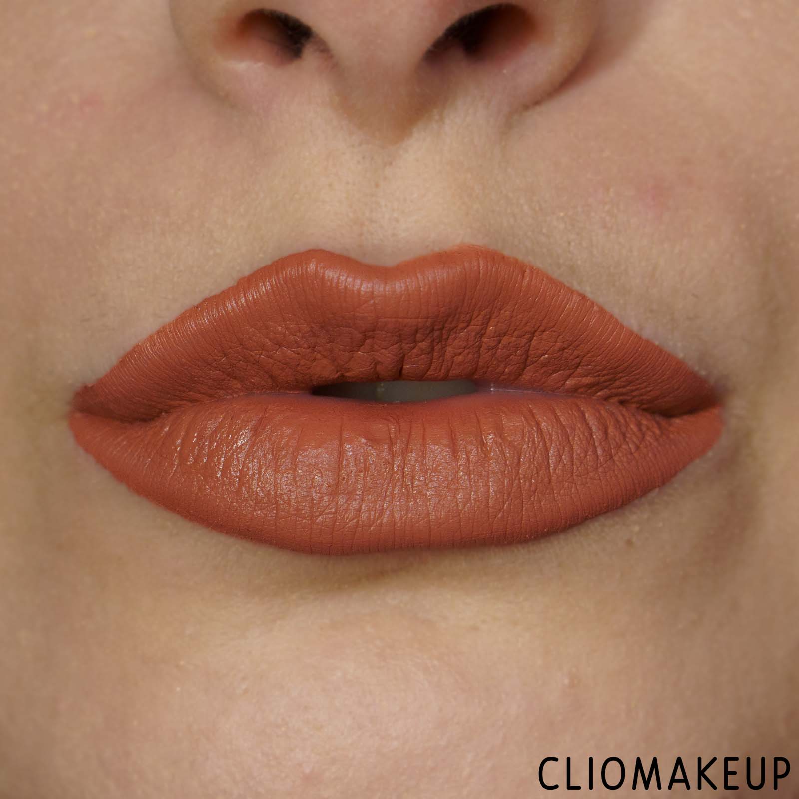 cliomakeup-recensione-rossetto-kiko-lasting-matte-veil-liquid-lip-colour-11