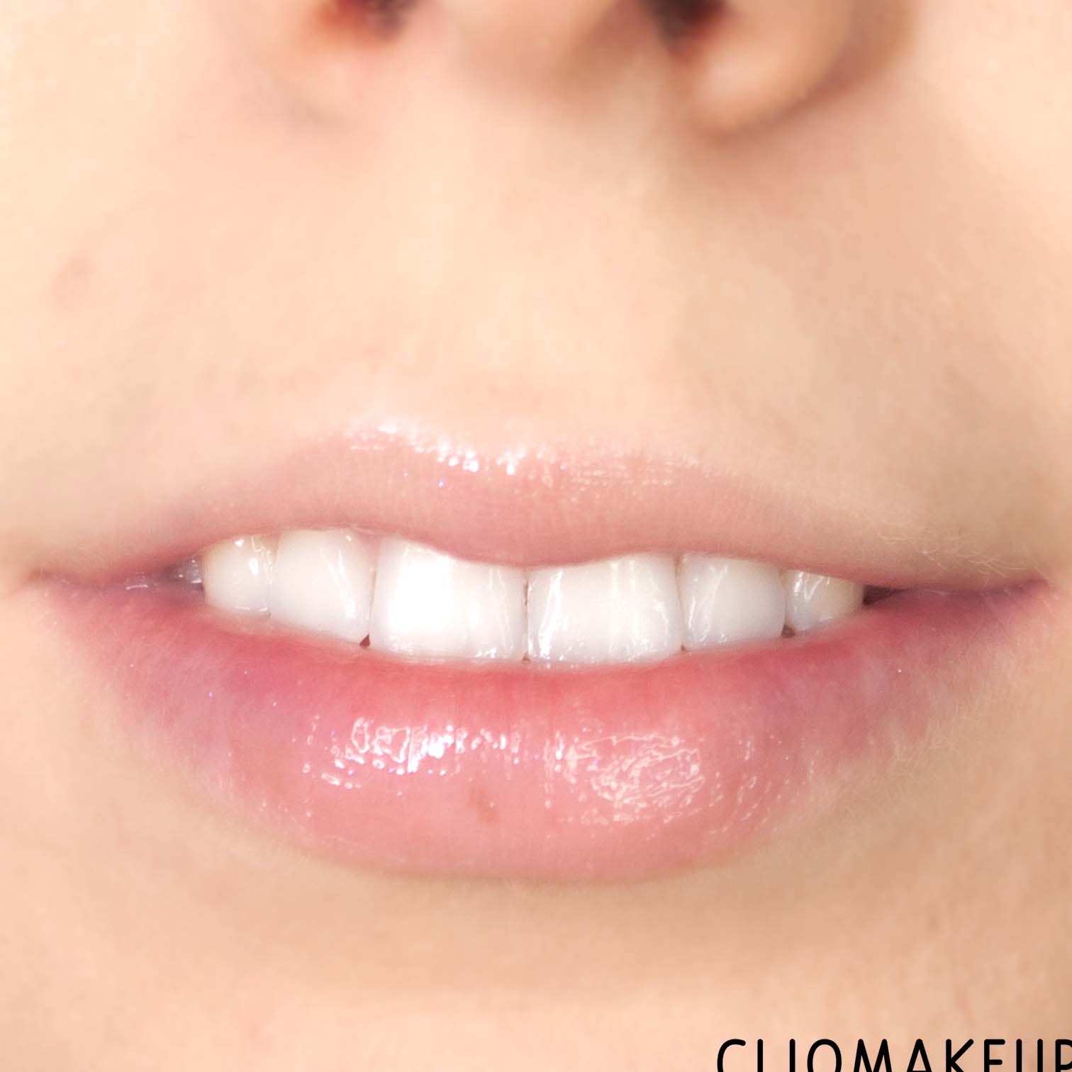 cliomakeup-recensione-gloss-catrice-volumizing-extreme-lip-booster-10