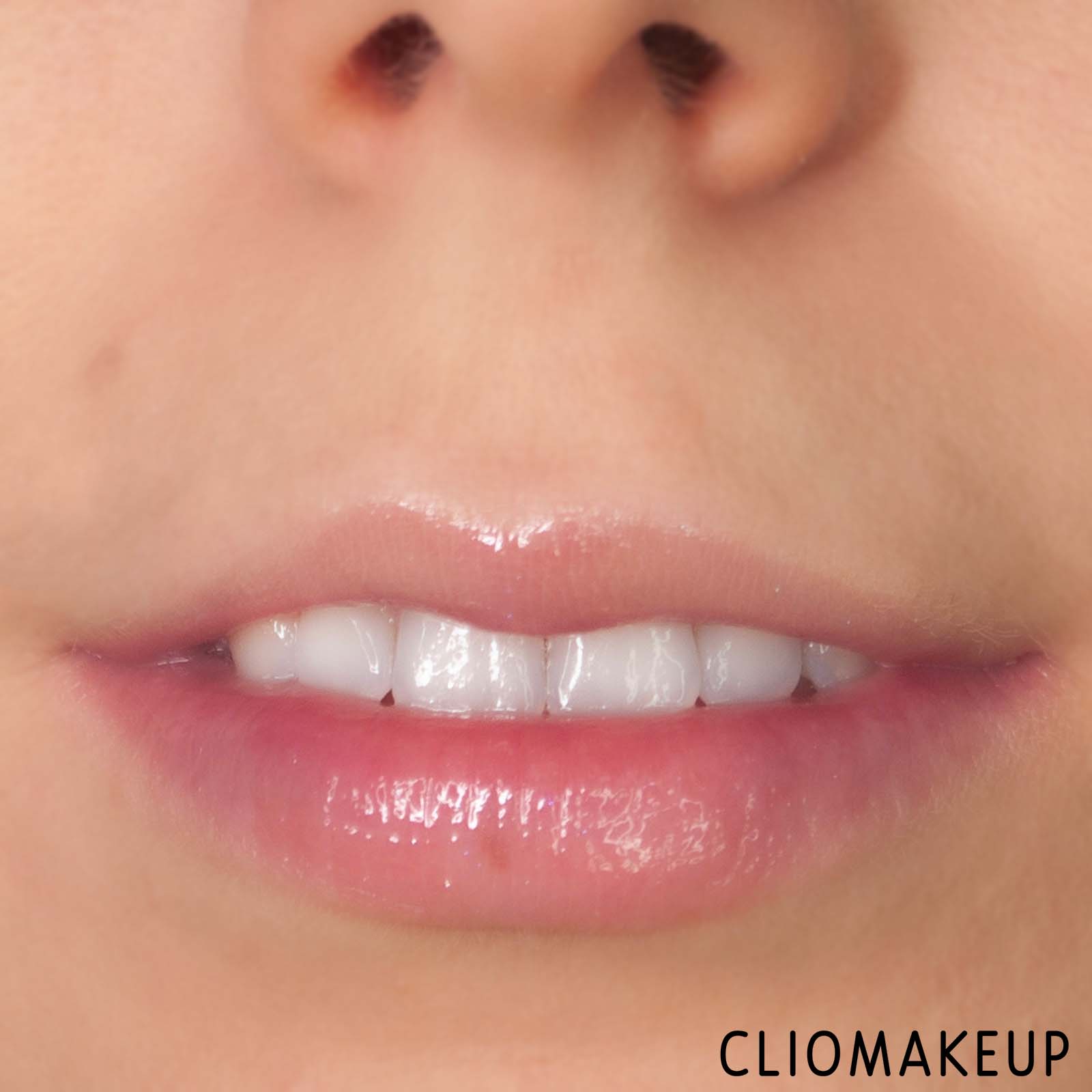 cliomakeup-recensione-gloss-catrice-volumizing-extreme-lip-booster-12