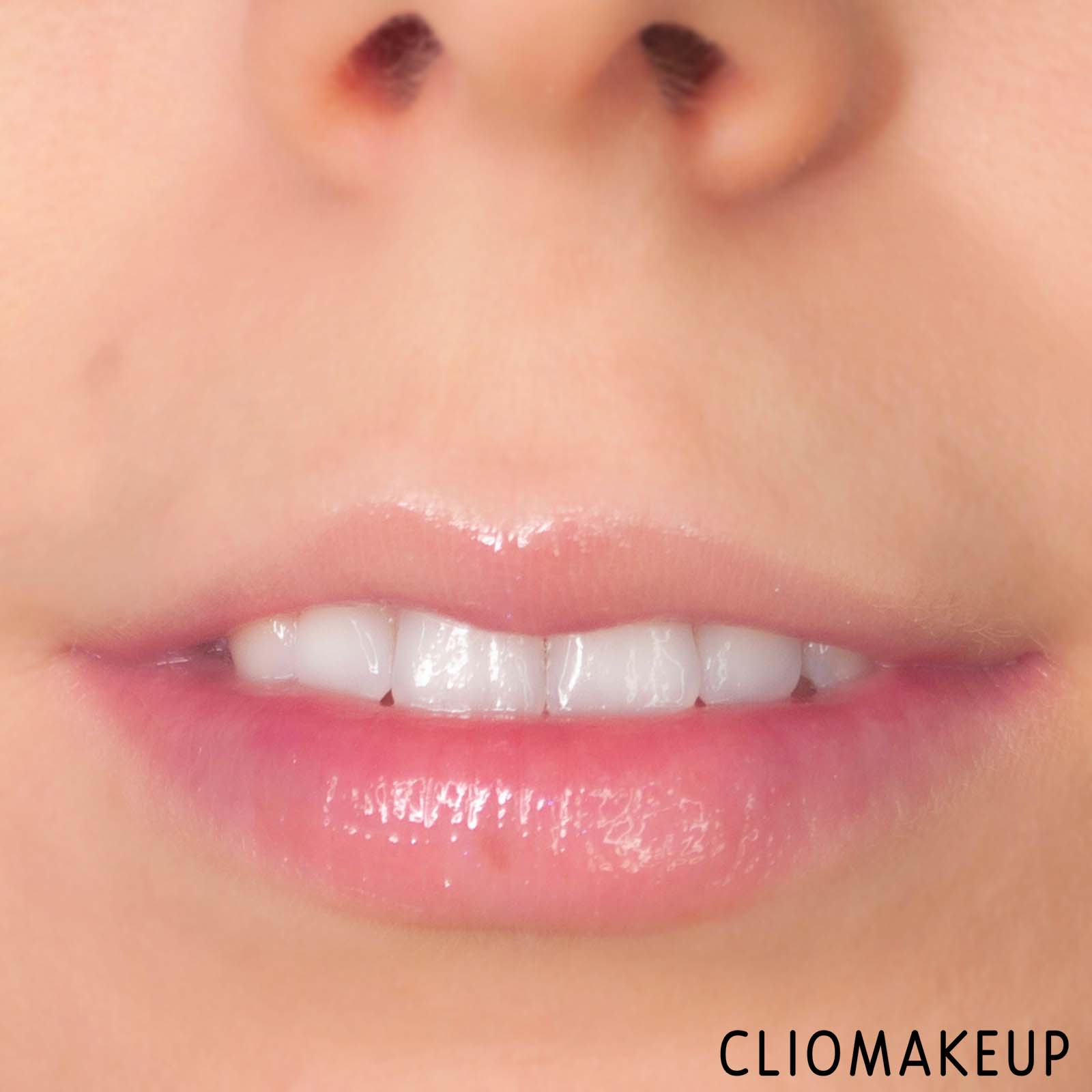 cliomakeup-recensione-gloss-catrice-volumizing-extreme-lip-booster-13