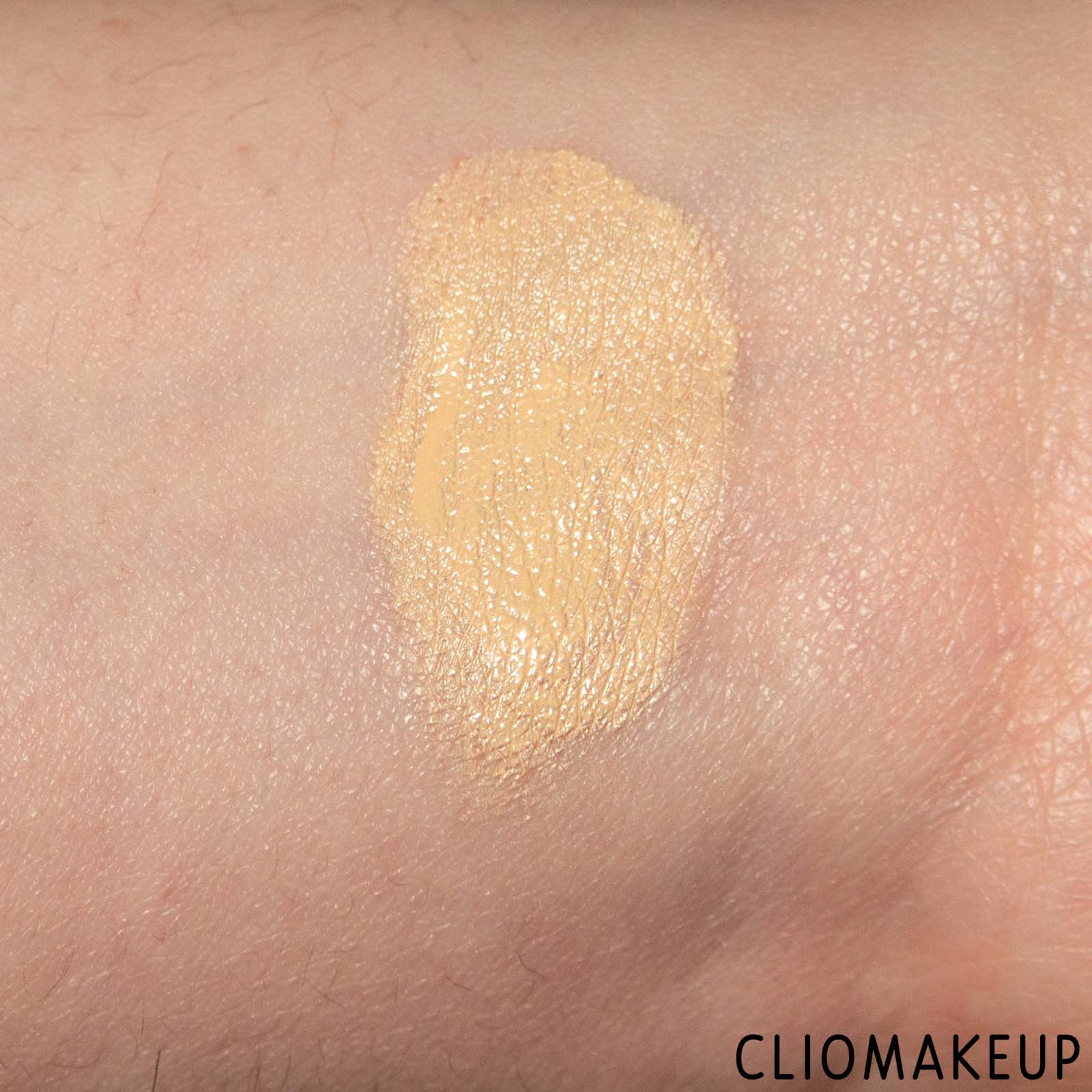 cliomakeup-recensione-fondotinta-giorgio-armani-essence-in-balm-mesh-cushion-spf-50-7