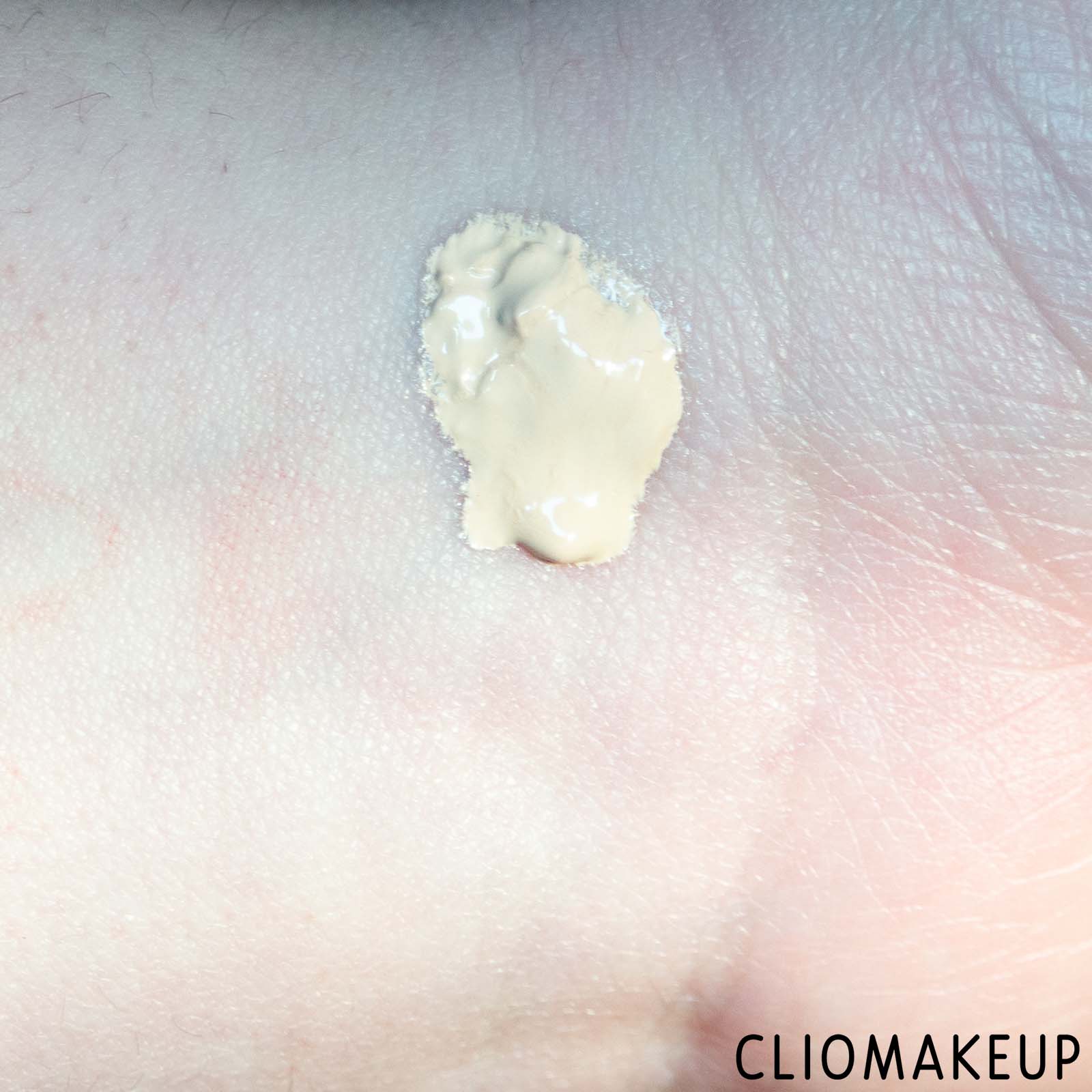 cliomakeup-recensione-fondotinta-kiko-unlimited-foundation-longwear-e-comfort-6