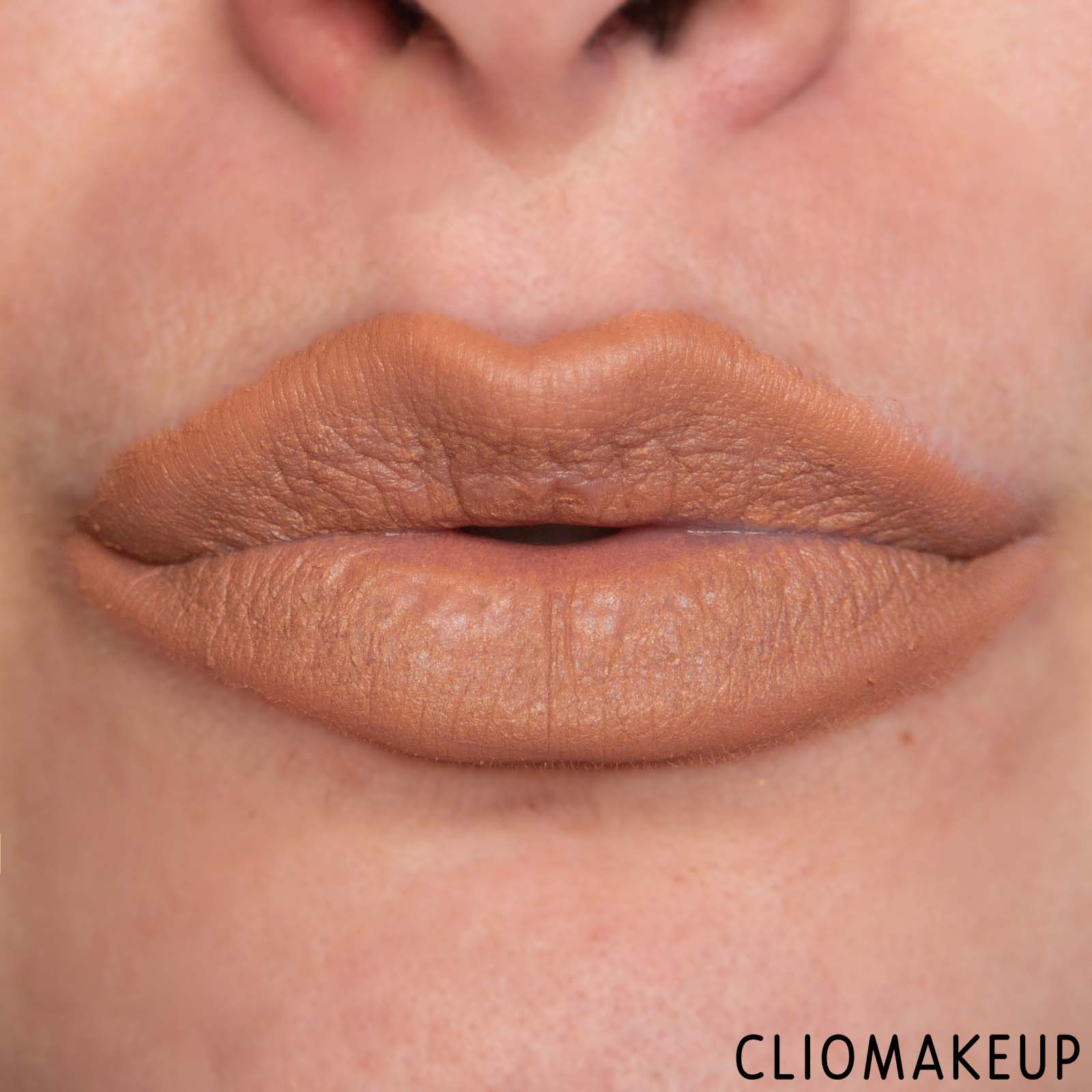 cliomakeup-recensione-matita-labbra-kiko-smart-fusion-matte-lip-crayon-13