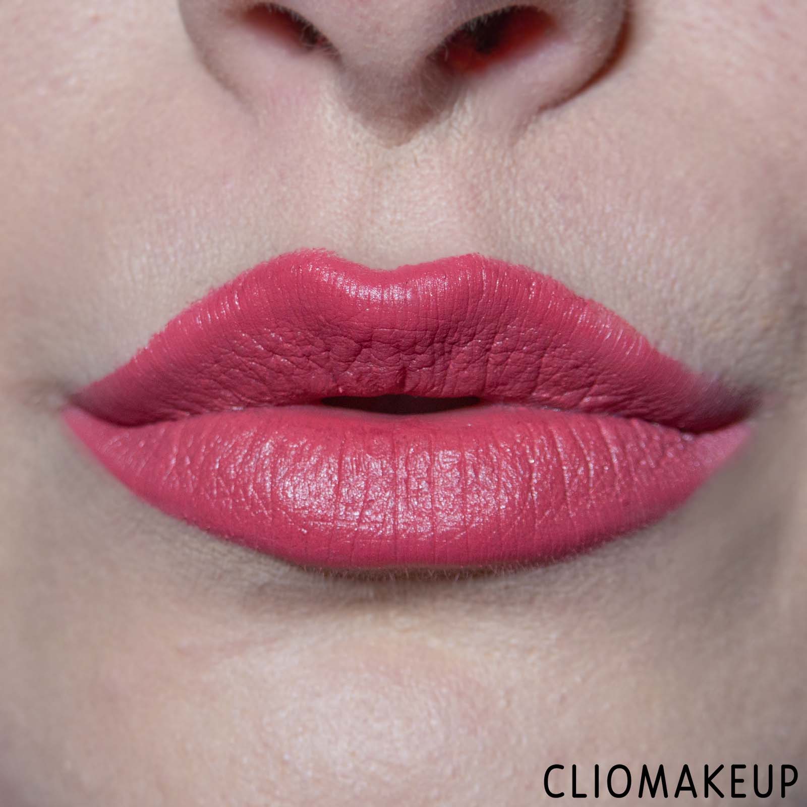 cliomakeup-recensione-rossetto-mac-hypnotizing-holiday-matte-lipstick-10