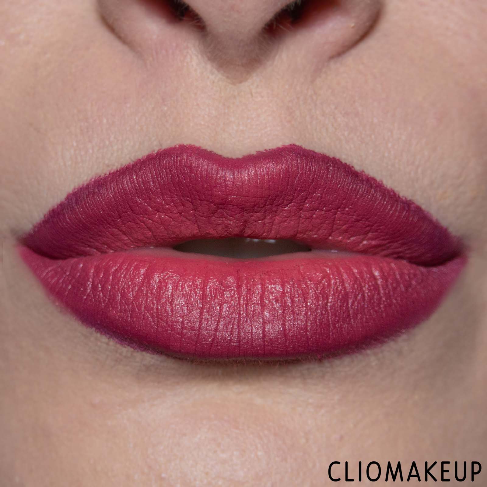 cliomakeup-recensione-rossetto-mac-hypnotizing-holiday-matte-lipstick-12