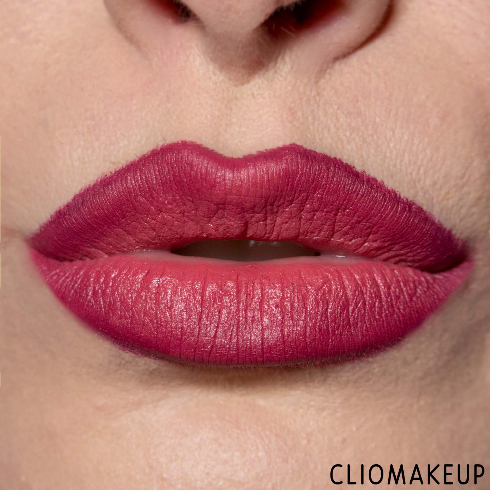 cliomakeup-recensione-rossetto-mac-hypnotizing-holiday-matte-lipstick-13