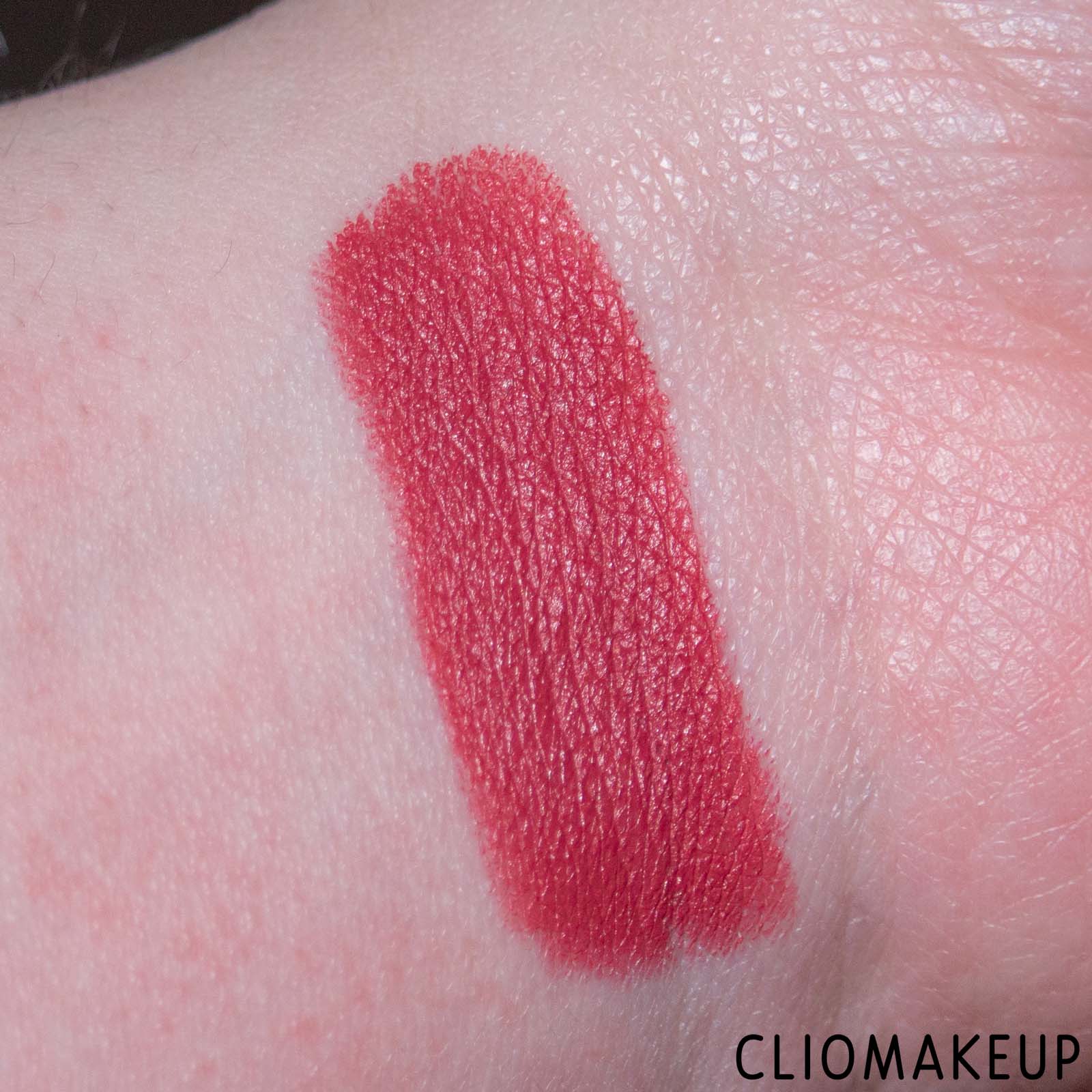 cliomakeup-recensione-rossetto-mac-hypnotizing-holiday-matte-lipstick-6