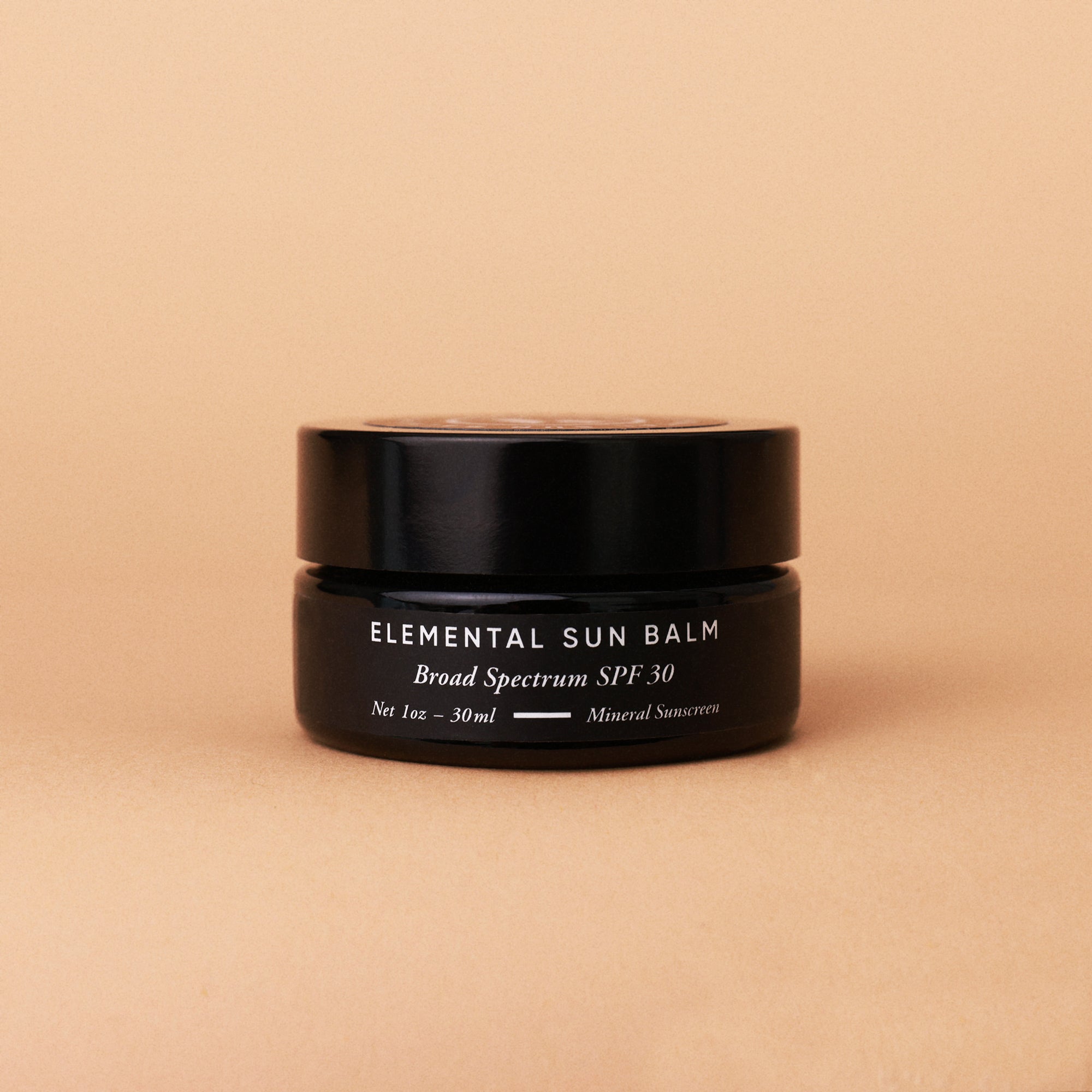 Cliomakeup-tendenze-beauty-and-just-like-that-AKT-Therapy-Elemental-Sun-Balm