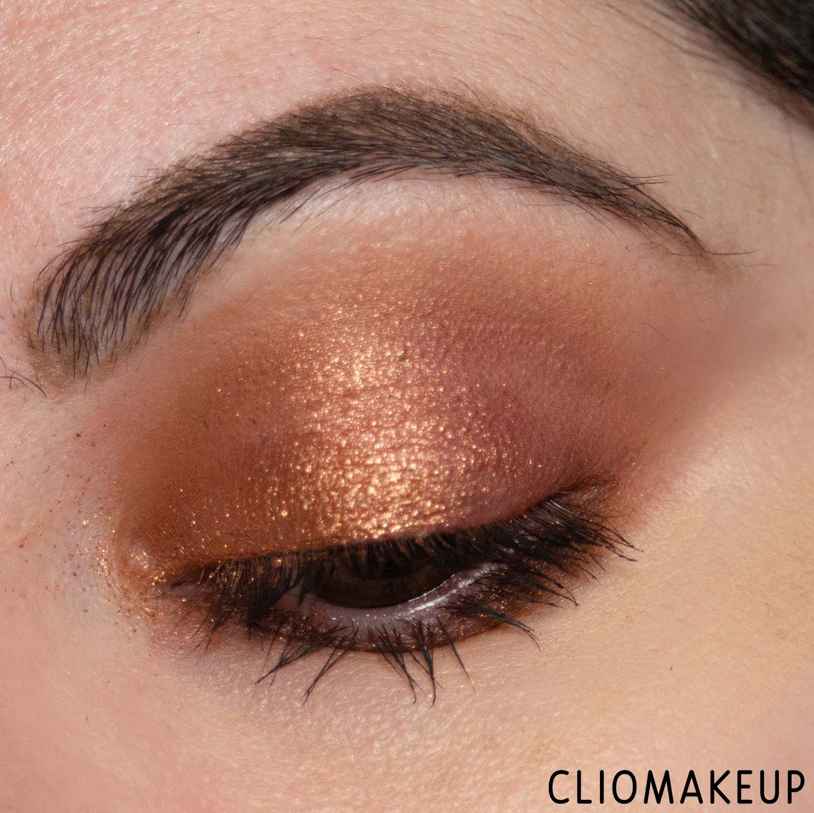 cliomakeup-recensione-palette-nyx-la-casa-de-papel-el-profesor-color-palette-15