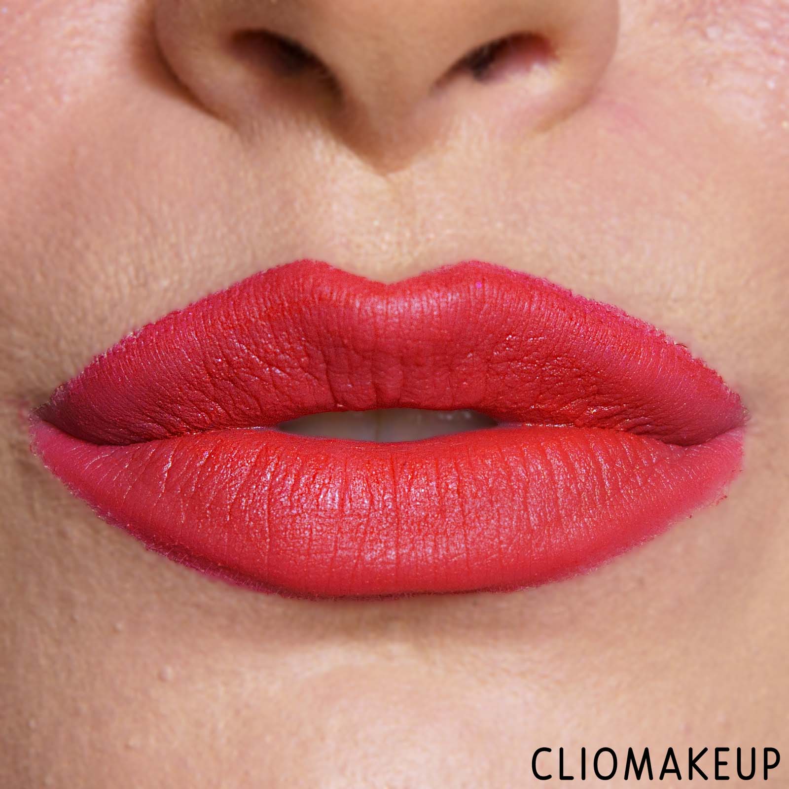 cliomakeup-recensione-rossetto-ruby-boo-powder-kiss-liquid-lipstick-14