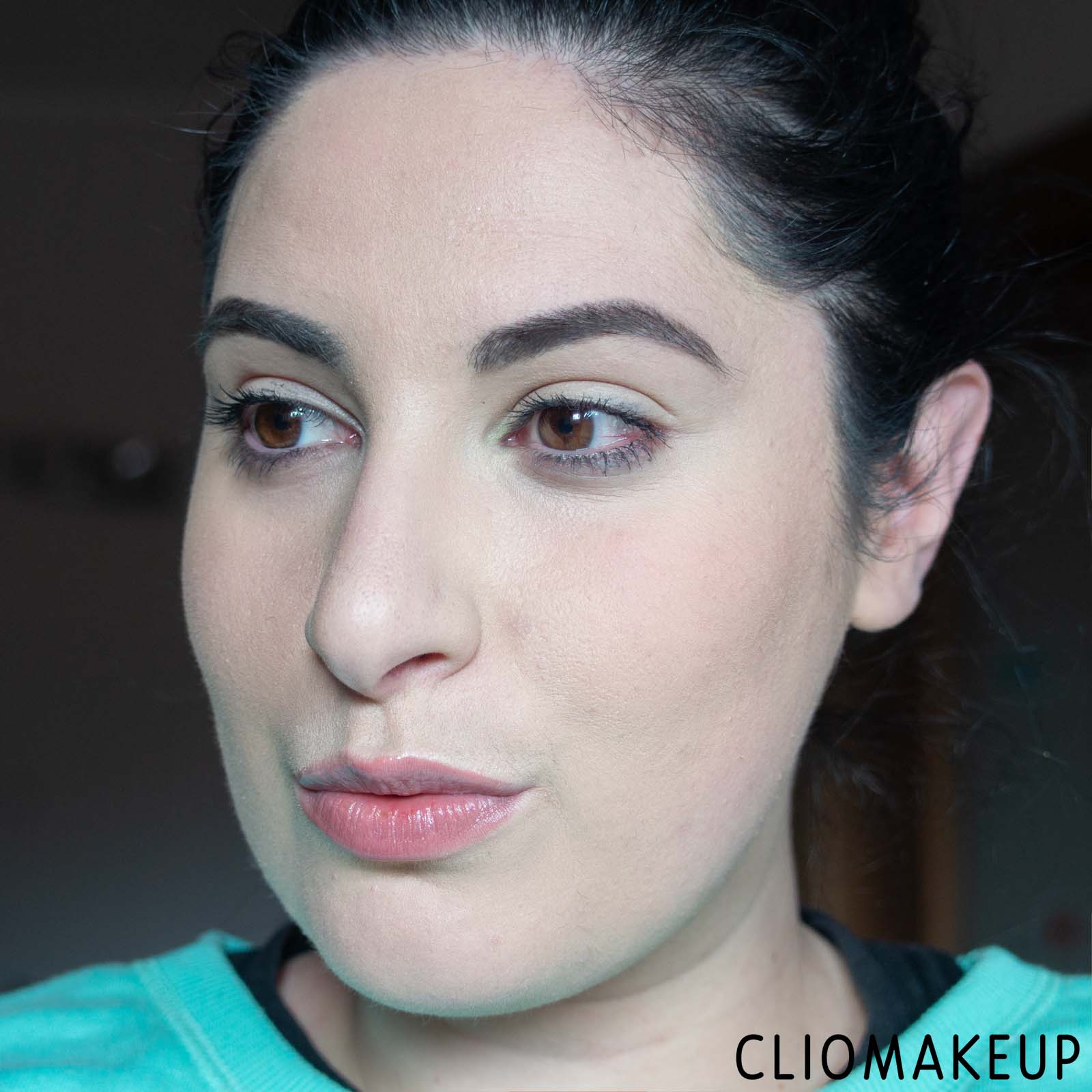 cliomakeup-recensione-blush-catrice-glowing-powder-blush-10