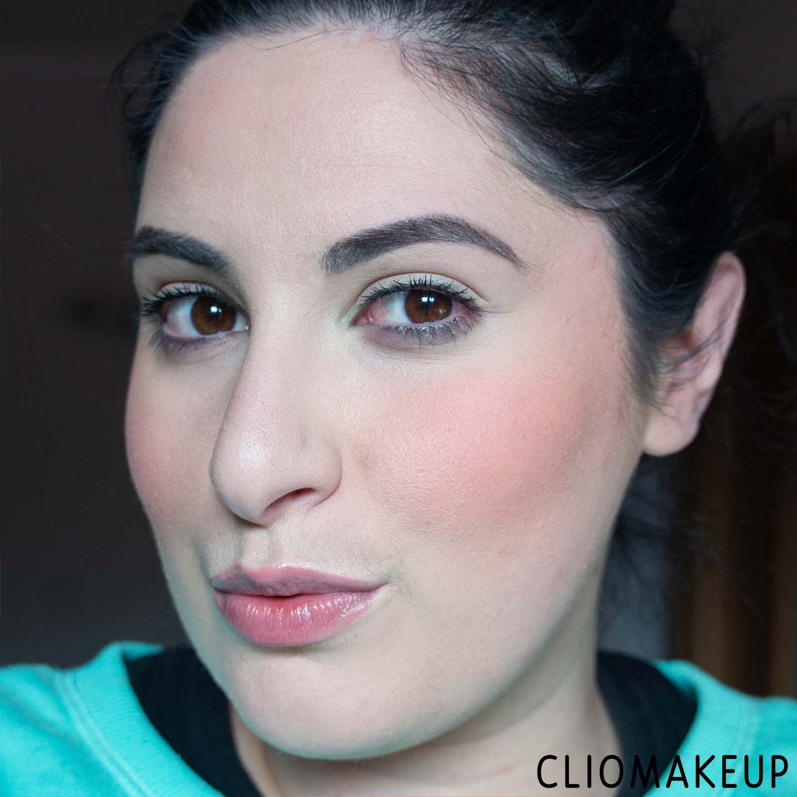 cliomakeup-recensione-blush-catrice-glowing-powder-blush-12